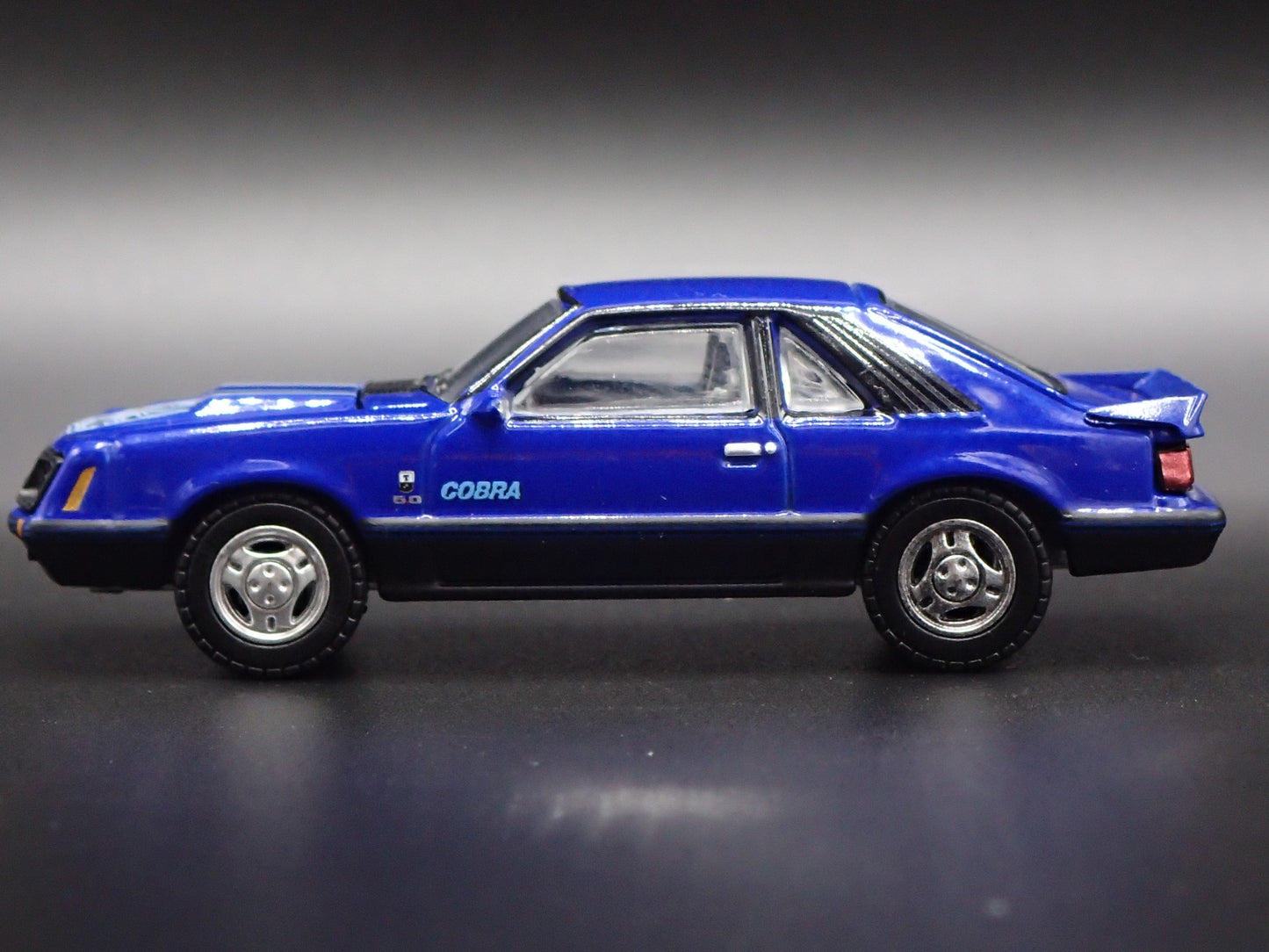 1979 79 FORD MUSTANG COBRA T5 BLUE 1:64 SCALE COLLECTIBLE DIECAST MODEL CAR