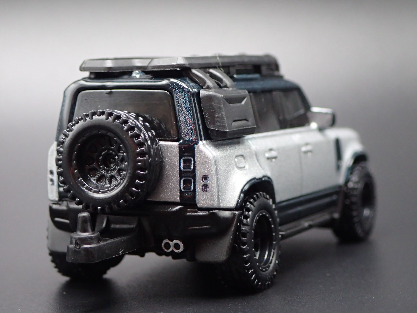 2020-2025 LAND ROVER DEFENDER 110 w HITCH 1/64 SCALE DIORAMA DIECAST MODEL CAR