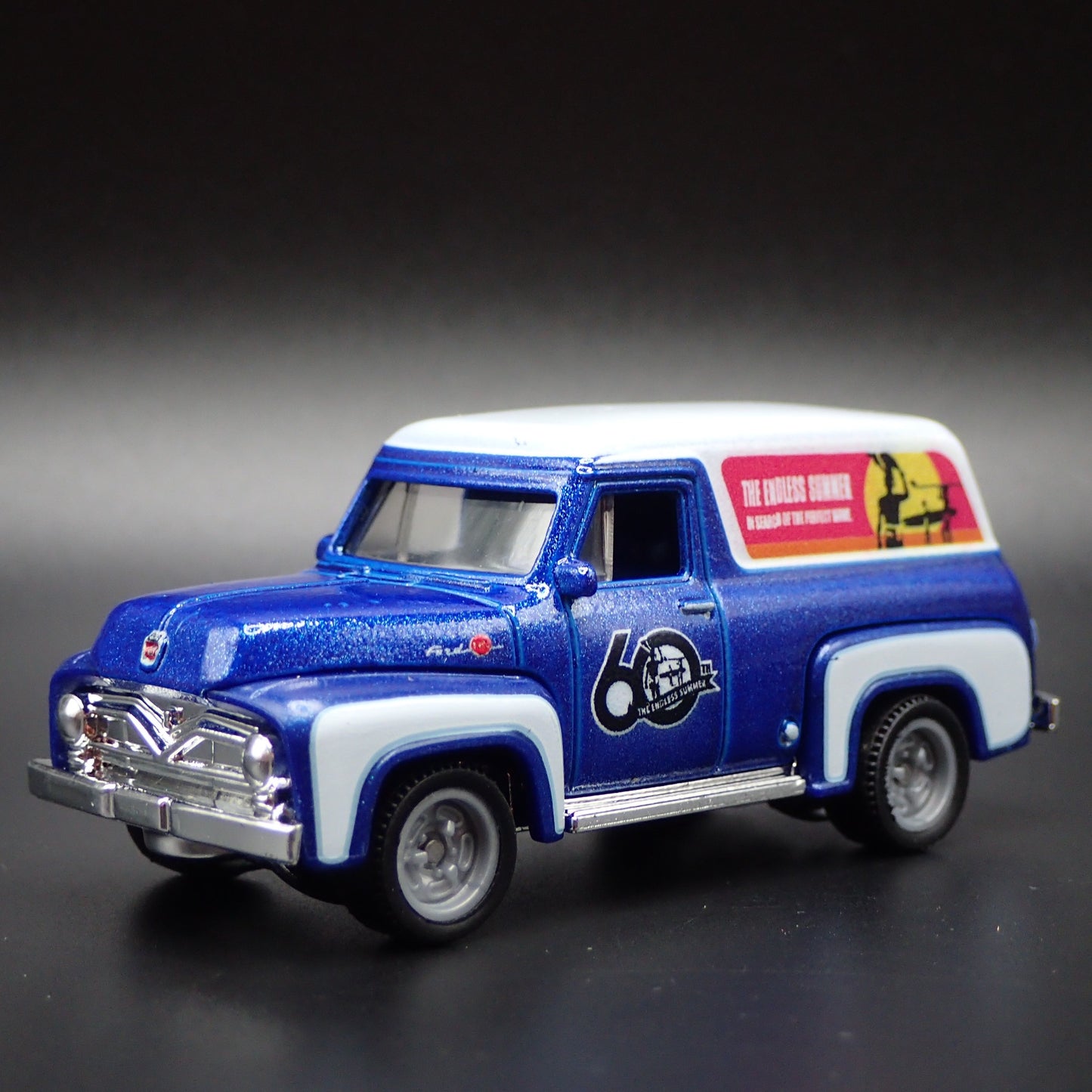 1955 55 FORD PANEL VAN DELIVERY 1:64 SCALE COLLECTIBLE DIORAMA DIECAST MODEL CAR