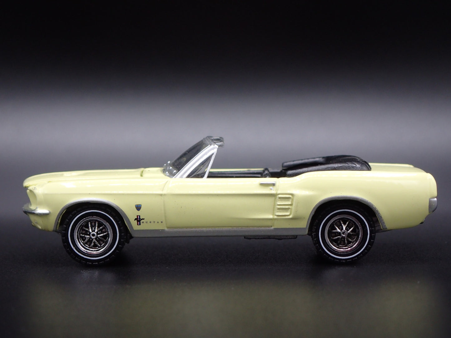 1967 67 FORD MUSTANG HIGH COUNTRY CONVERTIBLE RARE 1:64 SCALE DIECAST MODEL CAR