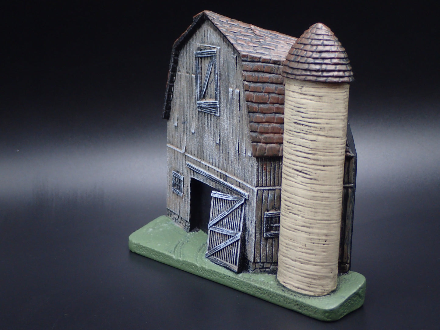 VINTAGE FARM BARN FIND RESIN DIORAMA SCENE BACKGROUND DISPLAY PROP 1:64 MODEL