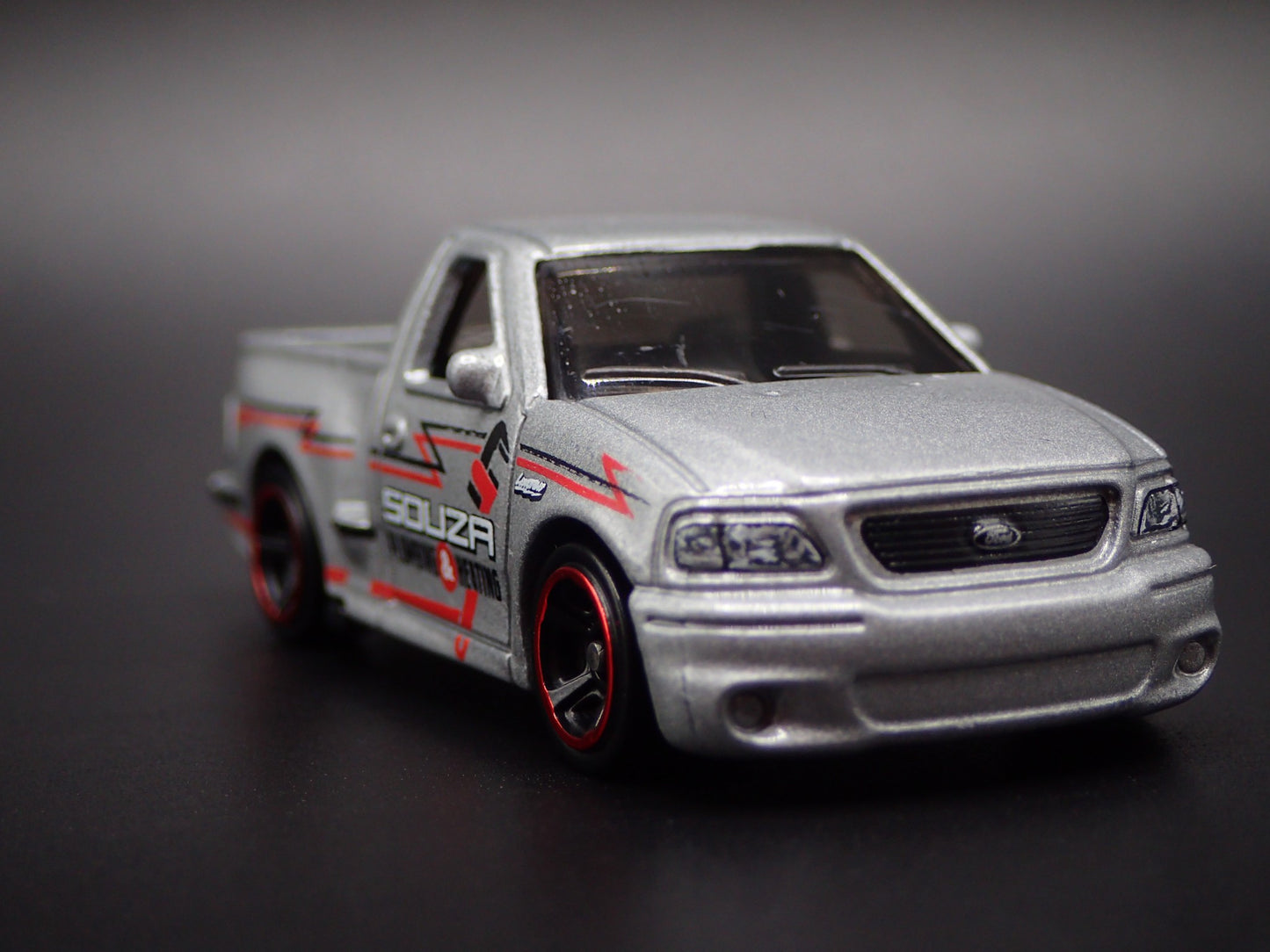 1999-2004 FORD SVT F150 LIGHTNING PICKUP TRUCK SIL 1:64 SCALE DIECAST MODEL CAR