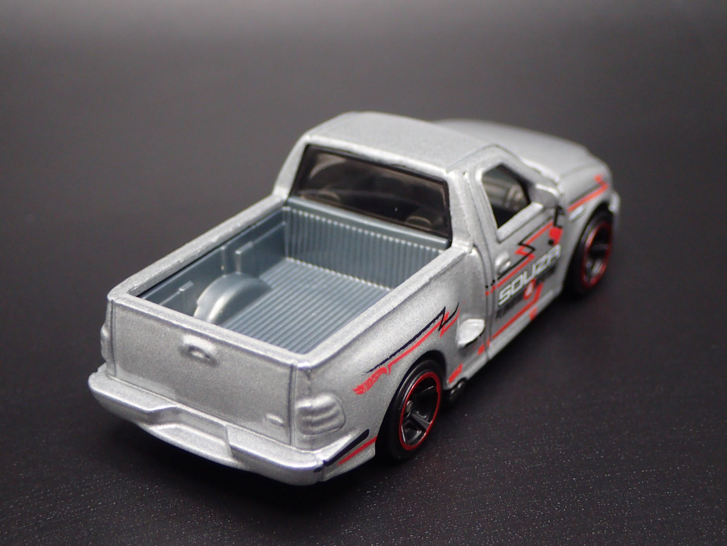 1999-2004 FORD SVT F150 LIGHTNING PICKUP TRUCK SIL 1:64 SCALE DIECAST MODEL CAR