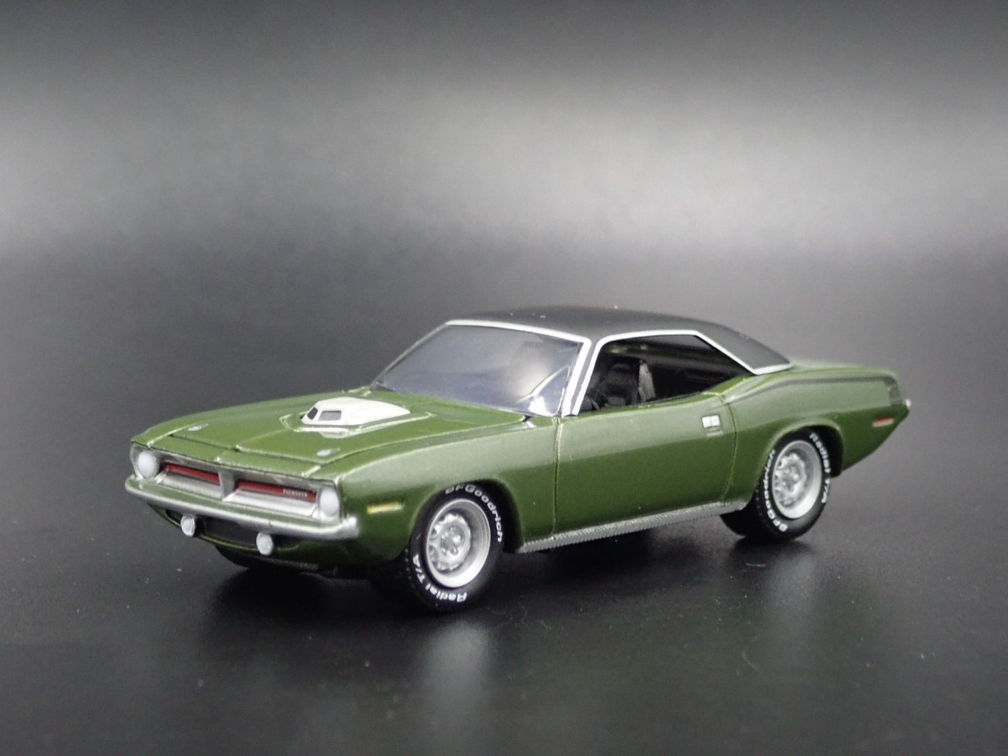 1970 70 PLYMOUTH HEMI CUDA GREEN 1:64 SCALE COLLECTIBLE DIECAST MODEL CAR