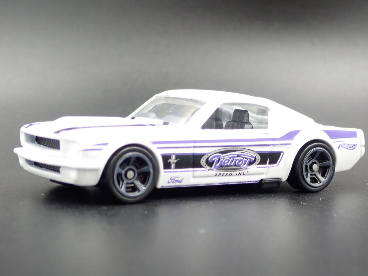 1965 65 FORD MUSTANG FASTBACK 2+2 RARE 1:64 SCALE DIORAMA DIECAST MODEL CAR-Burning Rubber Toy Company