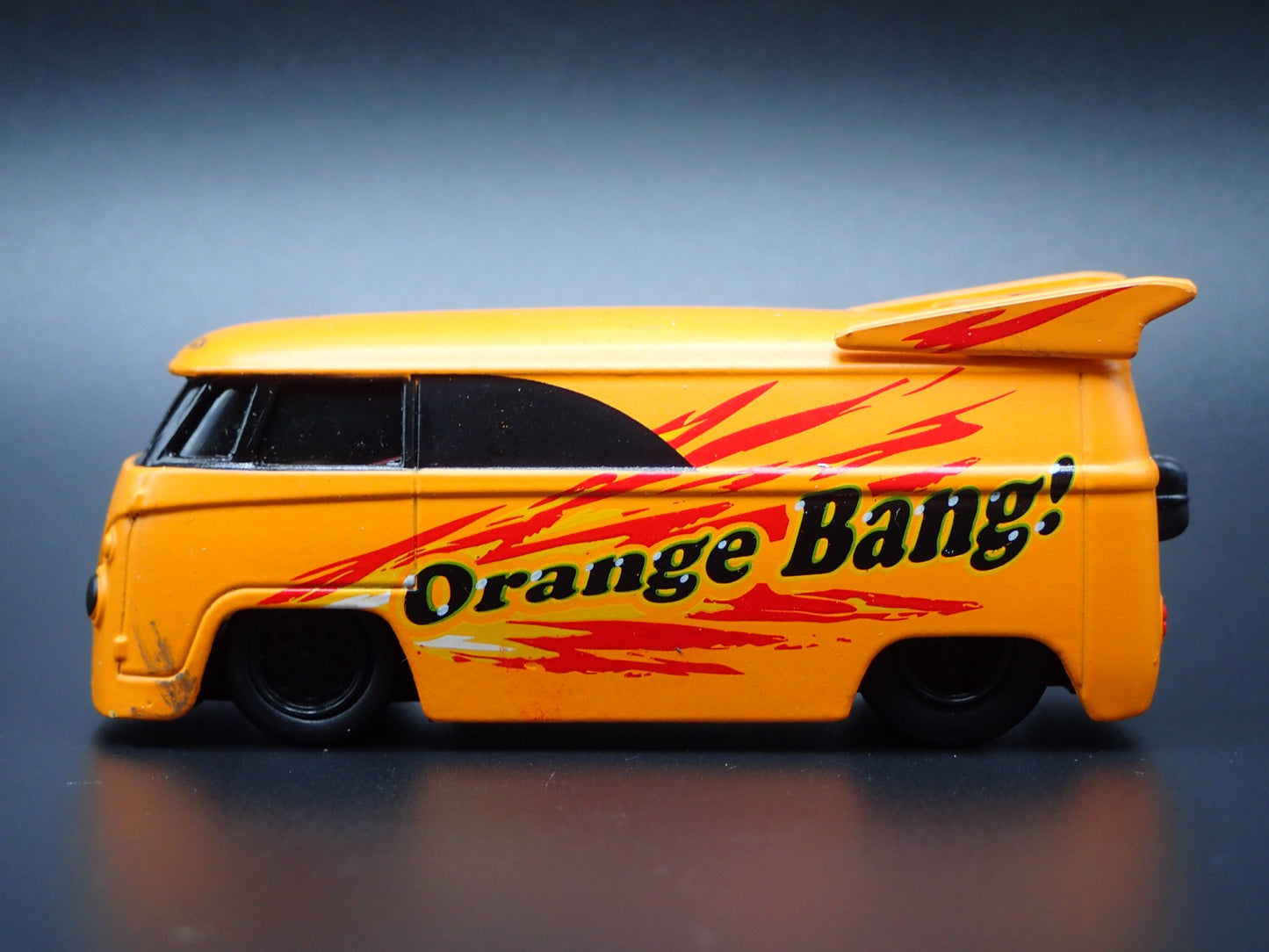 1950-1967 VW VOLKSWAGEN DRAG BUS ORANGE 1/64 SCALE DIORAMA DIECAST MODEL CAR