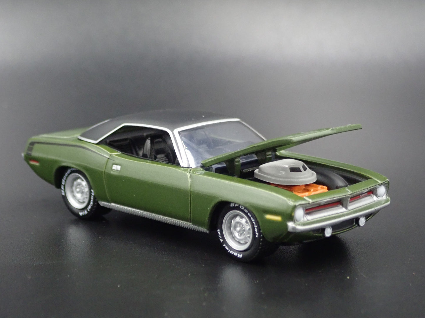 1970 70 PLYMOUTH HEMI CUDA GREEN 1:64 SCALE COLLECTIBLE DIECAST MODEL CAR
