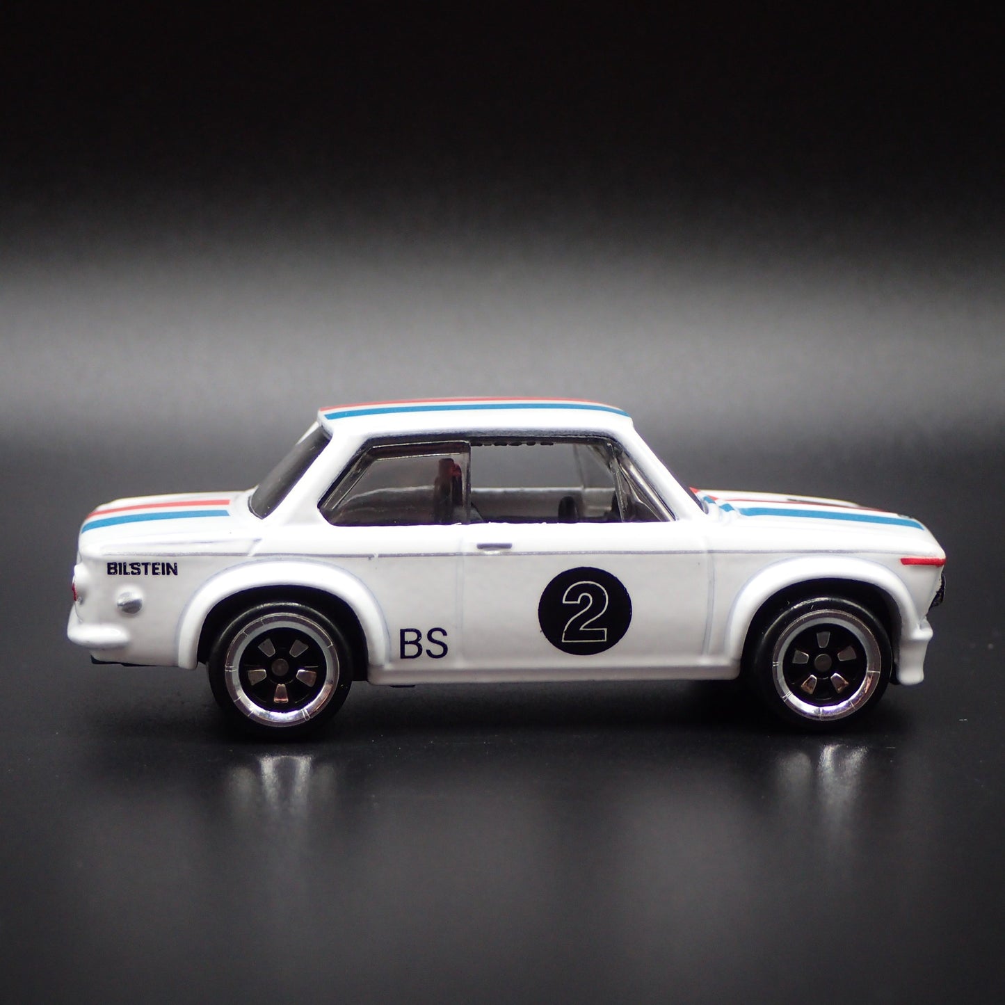 1966-1977 BMW 2002 BILSTEIN 1:64 SCALE COLLECTIBLE DIORAMA DIECAST MODEL CAR