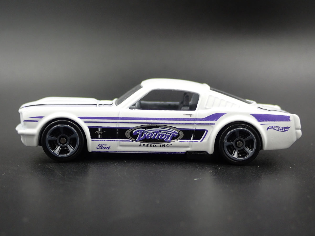 1965 65 FORD MUSTANG FASTBACK 2+2 RARE 1:64 SCALE DIORAMA DIECAST MODEL CAR-Burning Rubber Toy Company