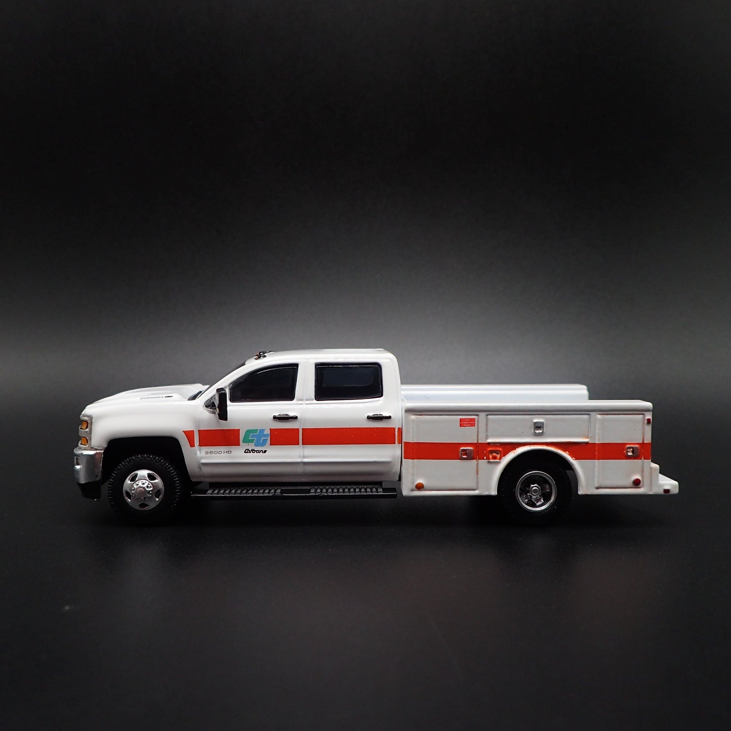 2016 CHEVY CHEVROLET SILVERADO 3500 DUALLY TRUCK CALTRANS 1:64 DIECAST MODEL CAR