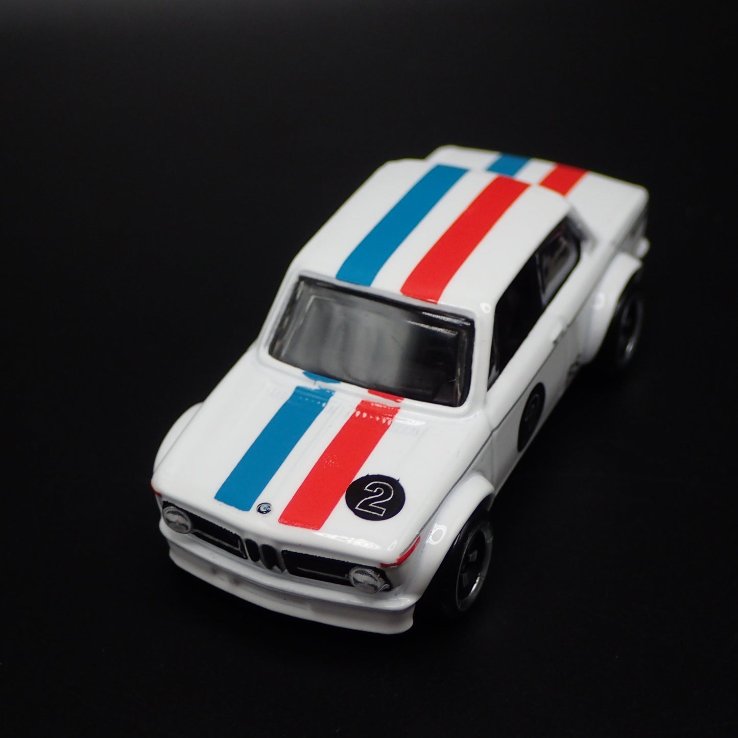 1966-1977 BMW 2002 BILSTEIN 1:64 SCALE COLLECTIBLE DIORAMA DIECAST MODEL CAR