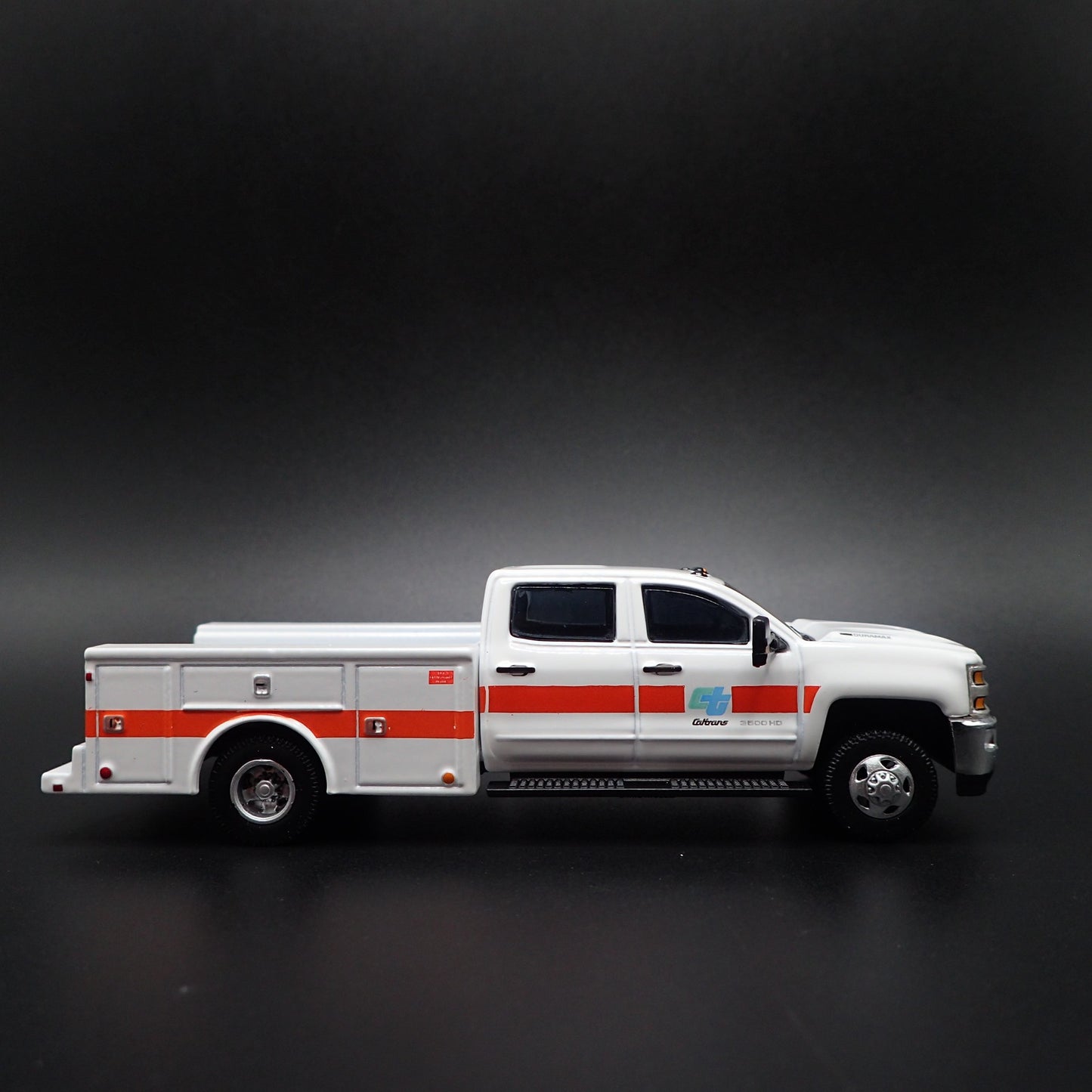 2016 CHEVY CHEVROLET SILVERADO 3500 DUALLY TRUCK CALTRANS 1:64 DIECAST MODEL CAR