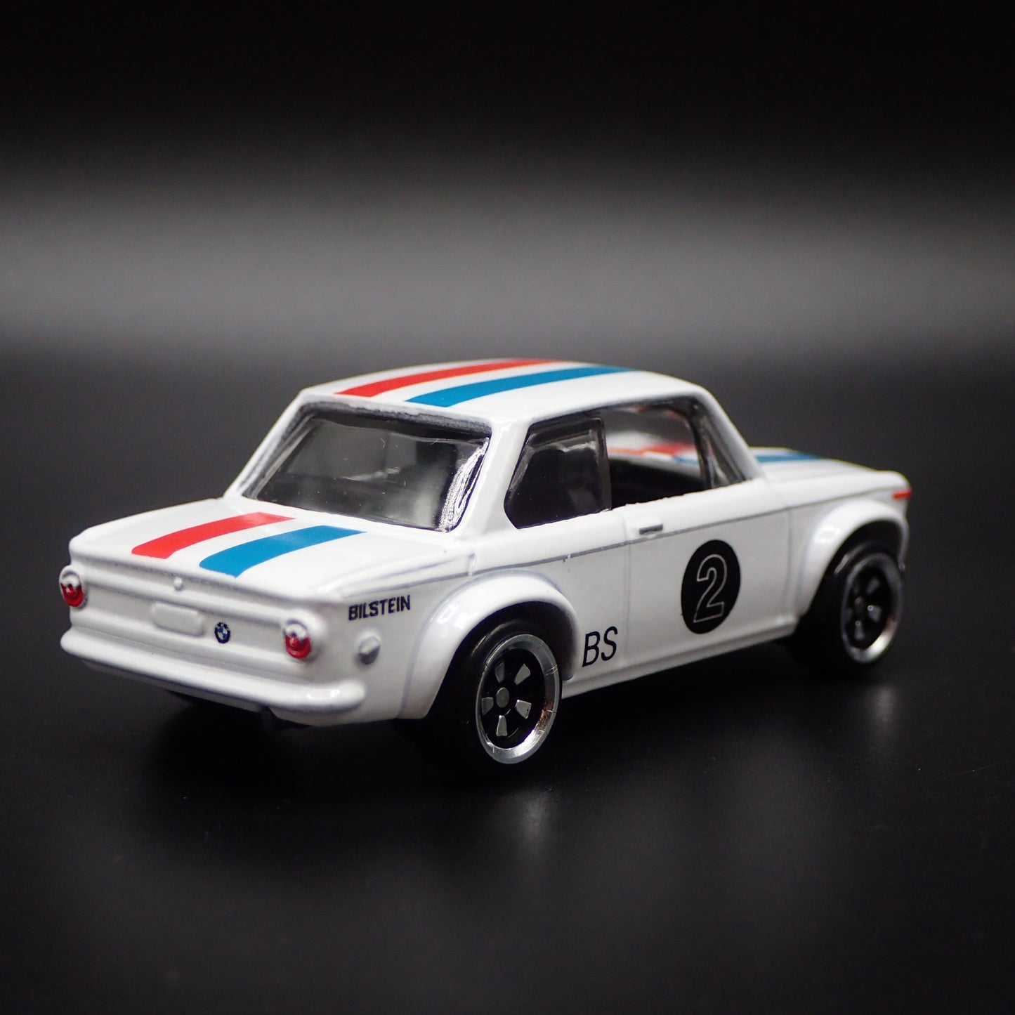 1966-1977 BMW 2002 BILSTEIN 1:64 SCALE COLLECTIBLE DIORAMA DIECAST MODEL CAR