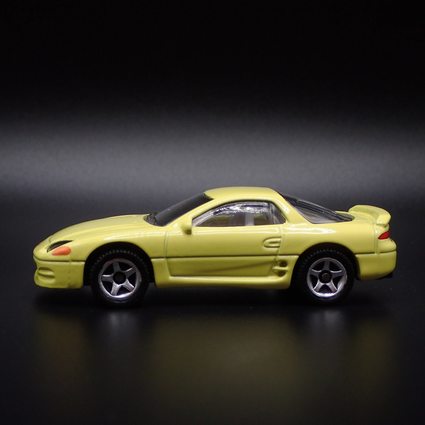 1990-2000 MITSUBISHI GTO 3000GT 1:64 SCALE COLLECTIBLE DIORAMA DIECAST MODEL CAR