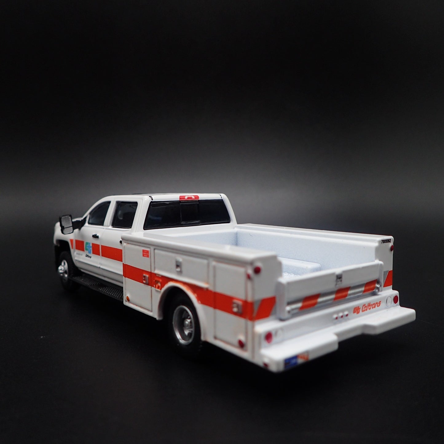 2016 CHEVY CHEVROLET SILVERADO 3500 DUALLY TRUCK CALTRANS 1:64 DIECAST MODEL CAR