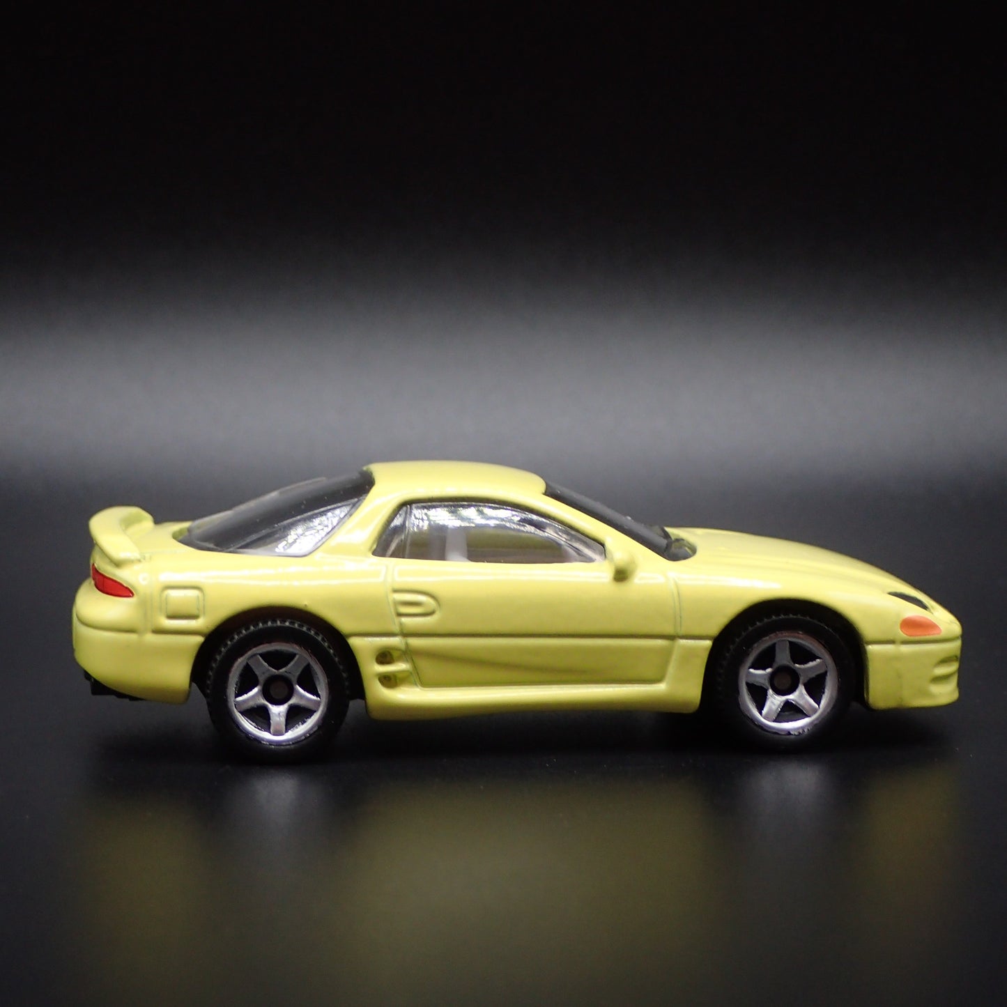 1990-2000 MITSUBISHI GTO 3000GT 1:64 SCALE COLLECTIBLE DIORAMA DIECAST MODEL CAR