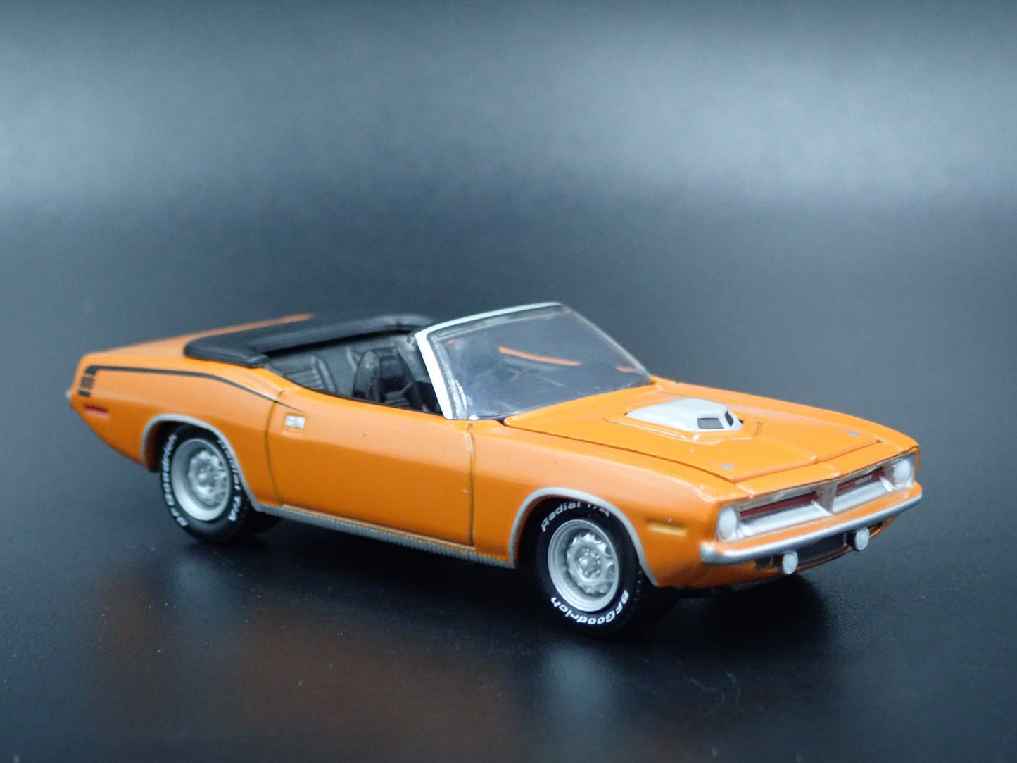 1970 PLYMOUTH HEMI CUDA CONVERTIBLE 1/64 SCALE COLLECTIBLE DIECAST MODEL CAR