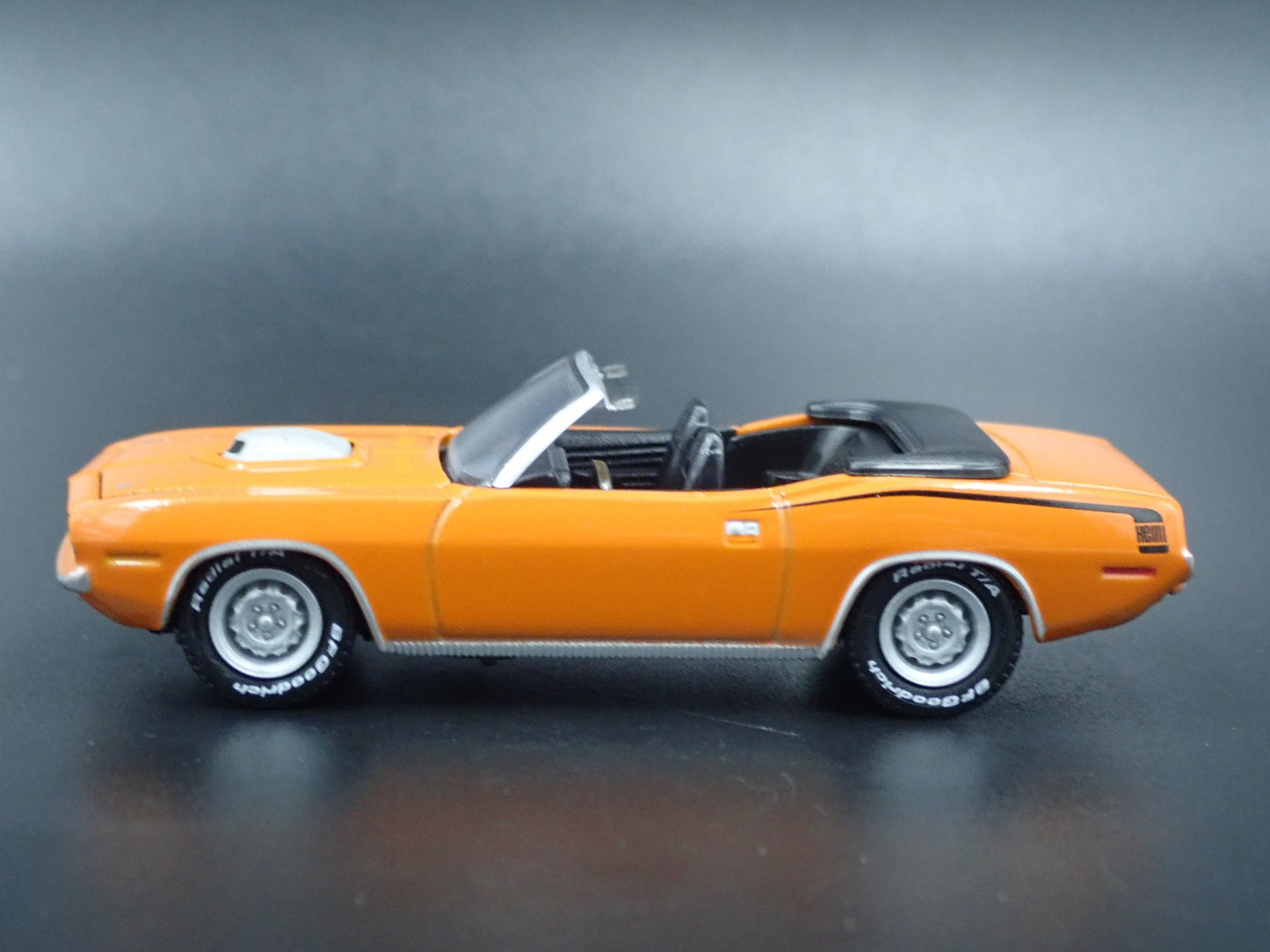 1970 PLYMOUTH HEMI CUDA CONVERTIBLE 1/64 SCALE COLLECTIBLE DIECAST MODEL CAR