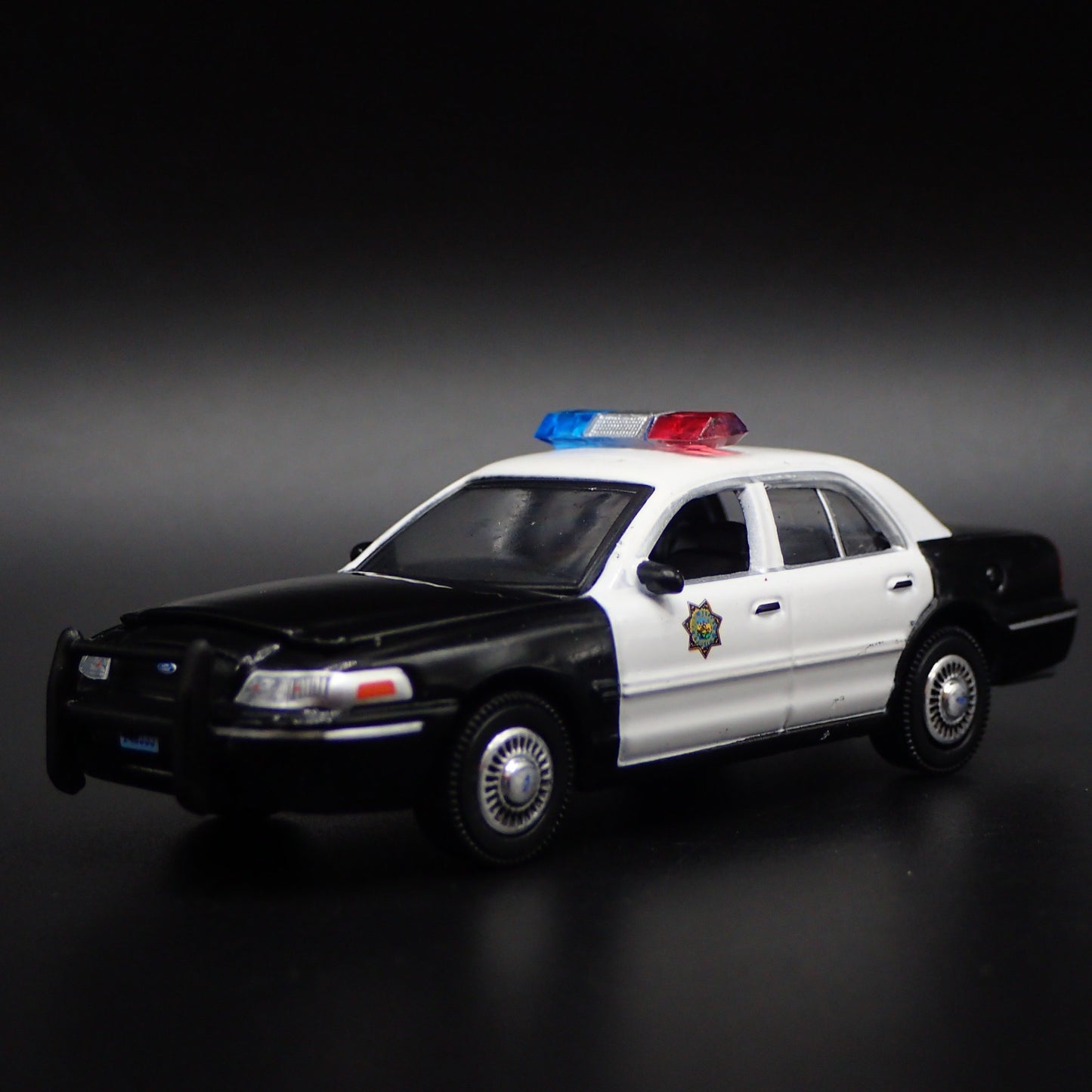 1998 98 FORD CROWN VICTORIA RENO, NEVADA POLICE DPT 1:64 SCALE DIECAST MODEL CAR