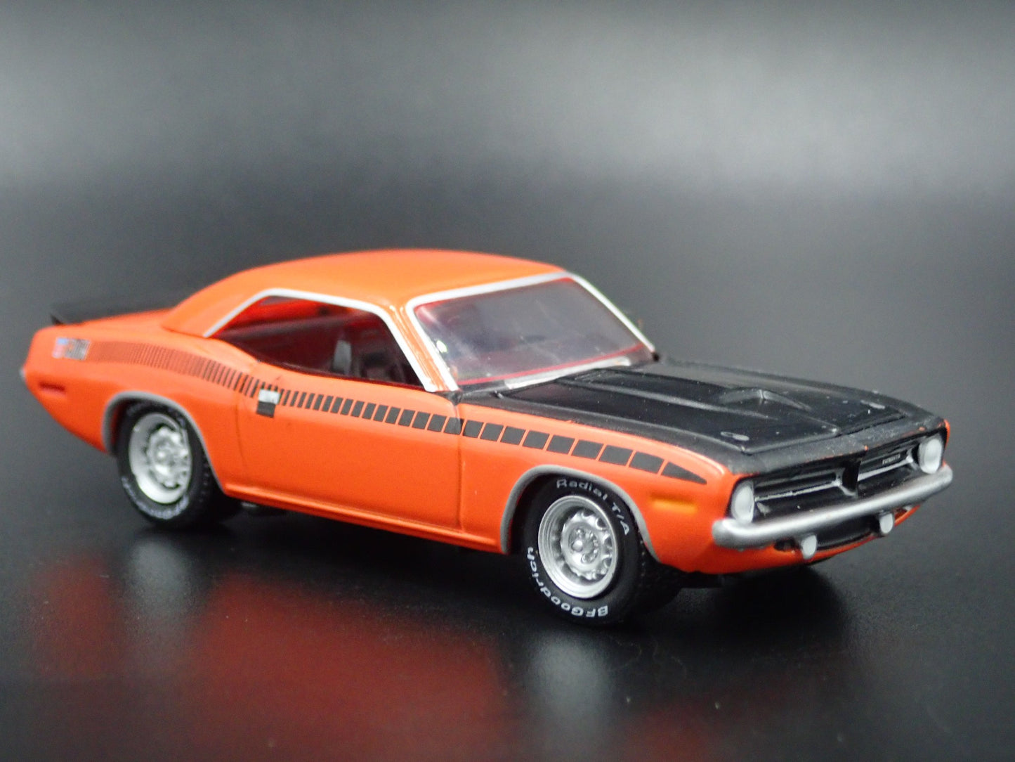 1970 70 PLYMOUTH AAR CUDA ORANGE 1:64 SCALE COLLECTIBLE DIECAST MODEL CAR