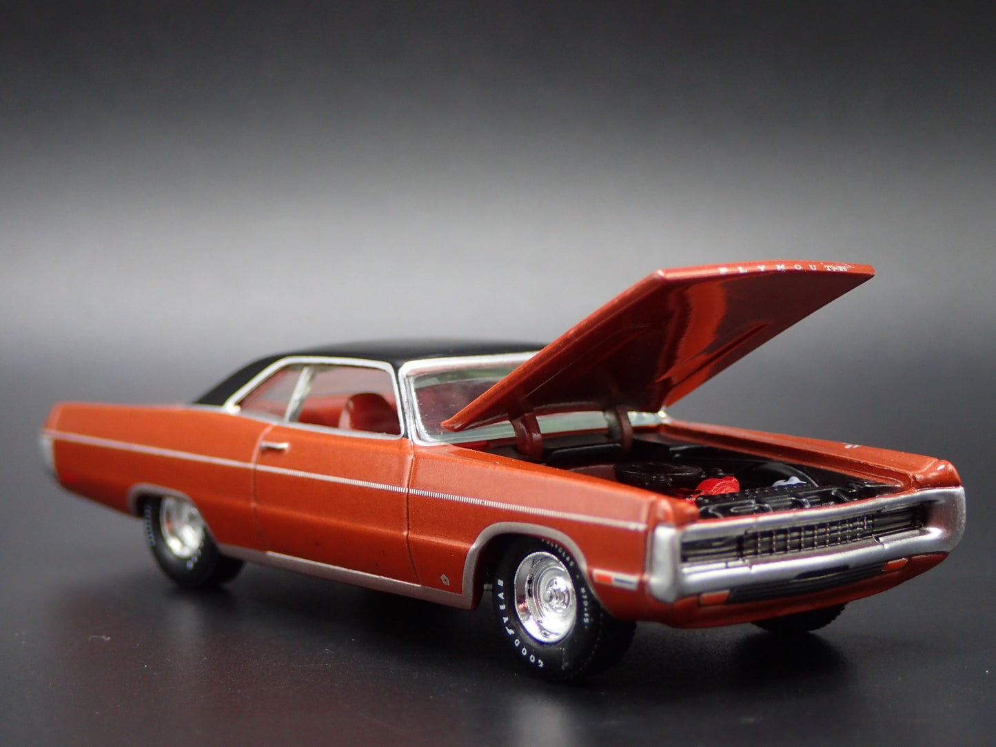 1970 70 PLYMOUTH SPORT FURY GT BURNT ORANGE 1/64 SCALE DIORAMA DIECAST MODEL CAR