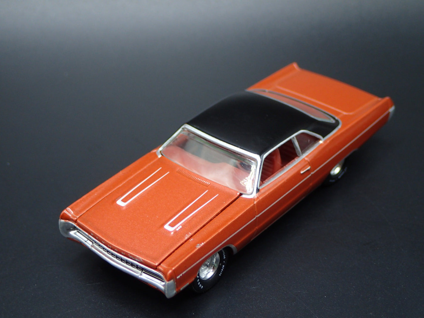 1970 70 PLYMOUTH SPORT FURY GT BURNT ORANGE 1/64 SCALE DIORAMA DIECAST MODEL CAR