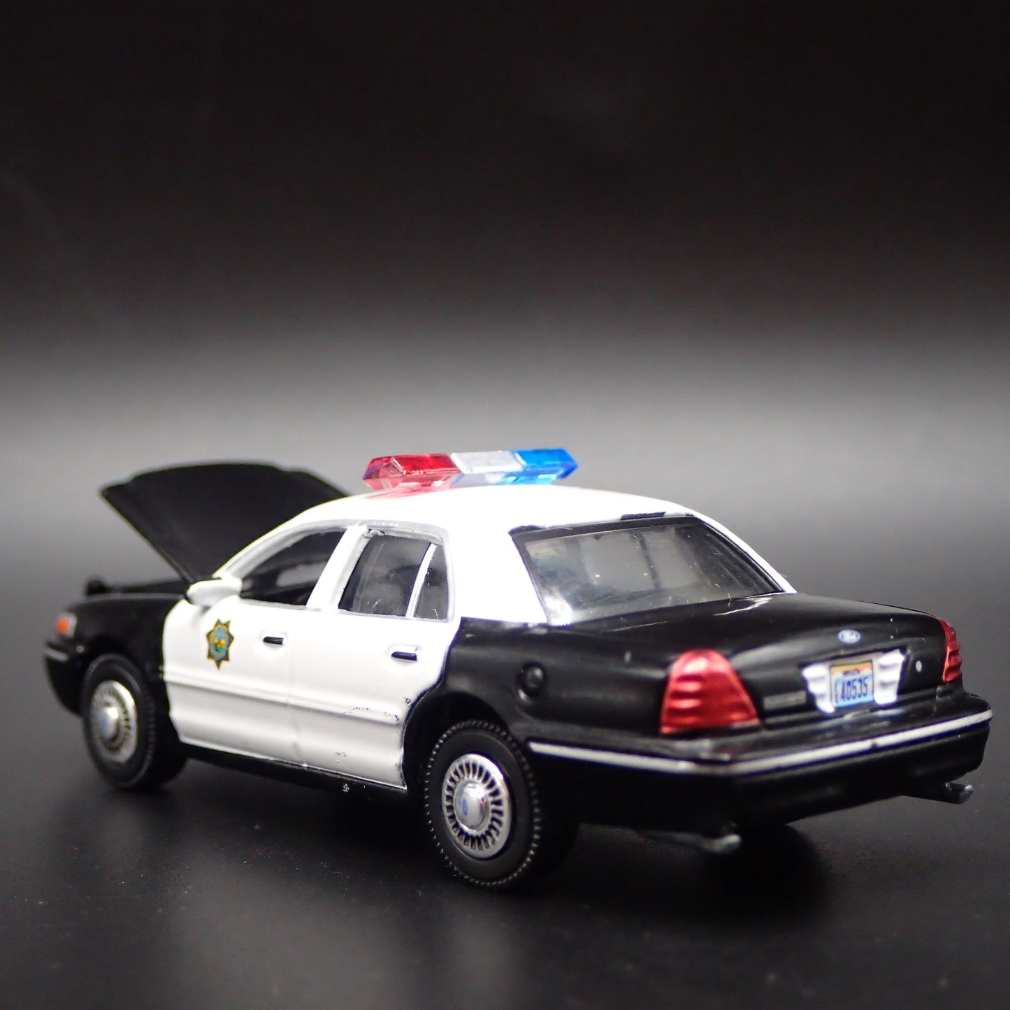 1998 98 FORD CROWN VICTORIA RENO, NEVADA POLICE DPT 1:64 SCALE DIECAST MODEL CAR