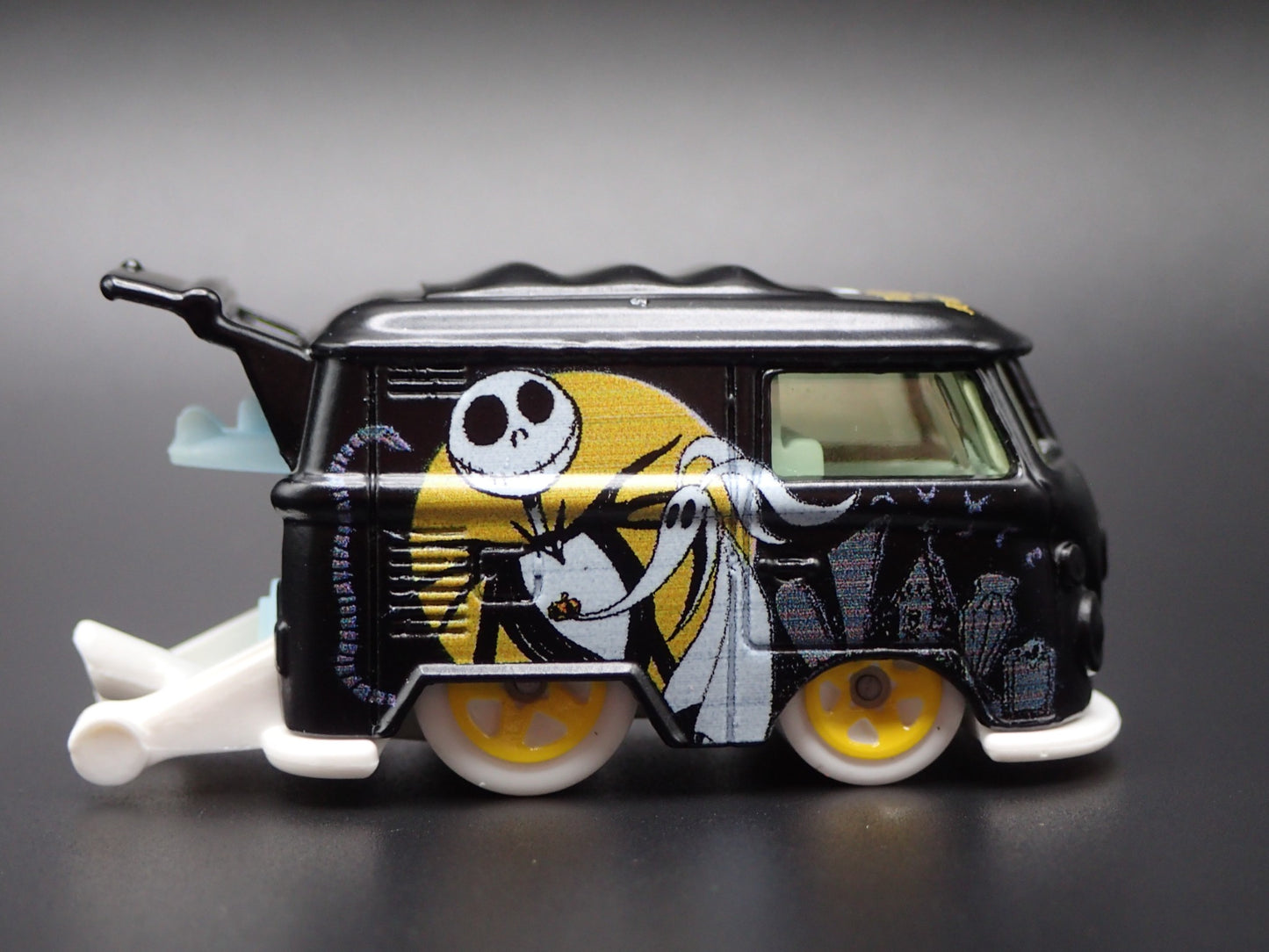 VW VOLKSWAGEN KOOL KOMBI MINI BUS VAN JACK SKELLINGTON 1:64 DIECAST MODEL CAR