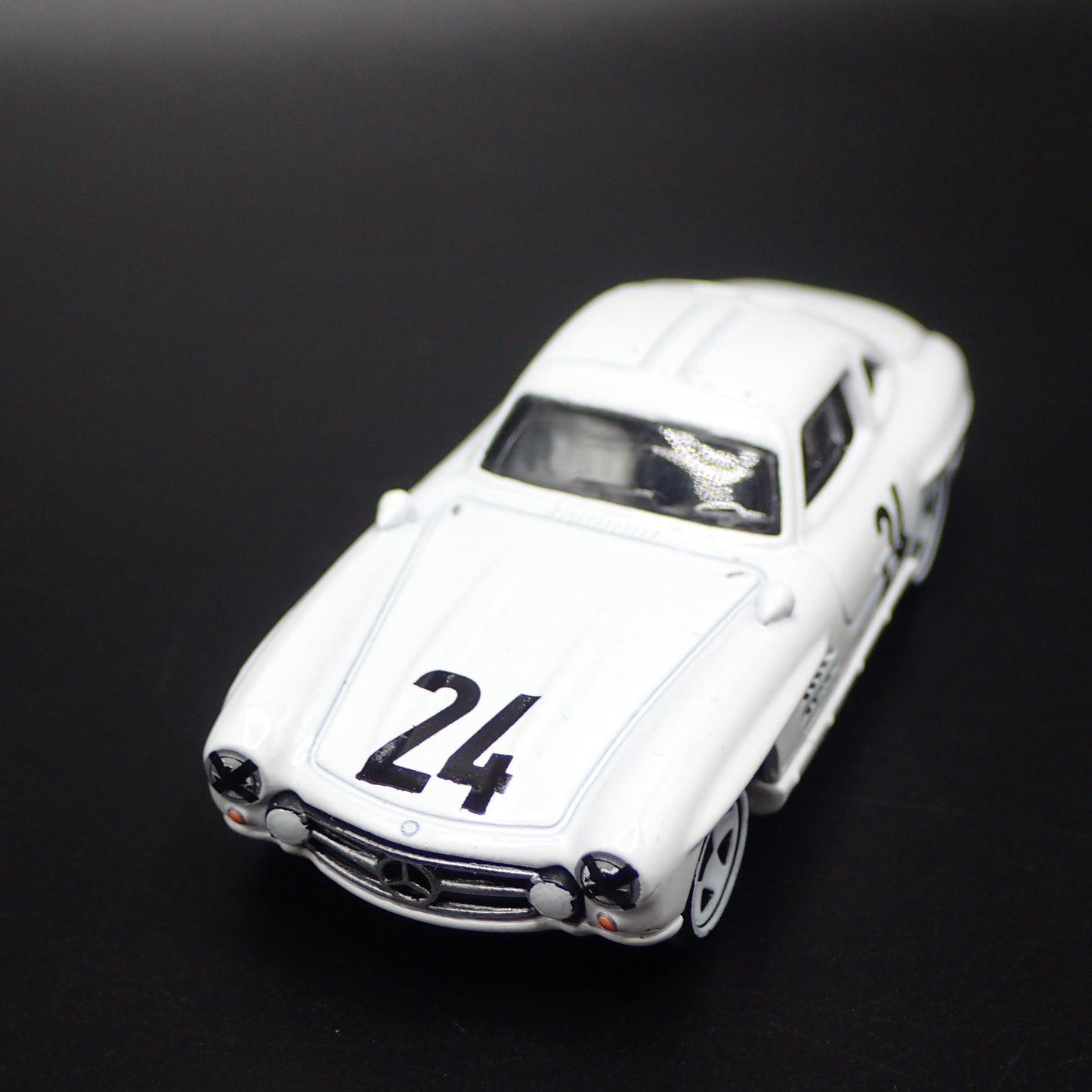 1954-1957 MERCEDES-BENZ 300 SL WHITE 1:64 SCALE COLLECTIBLE DIECAST MODEL CAR