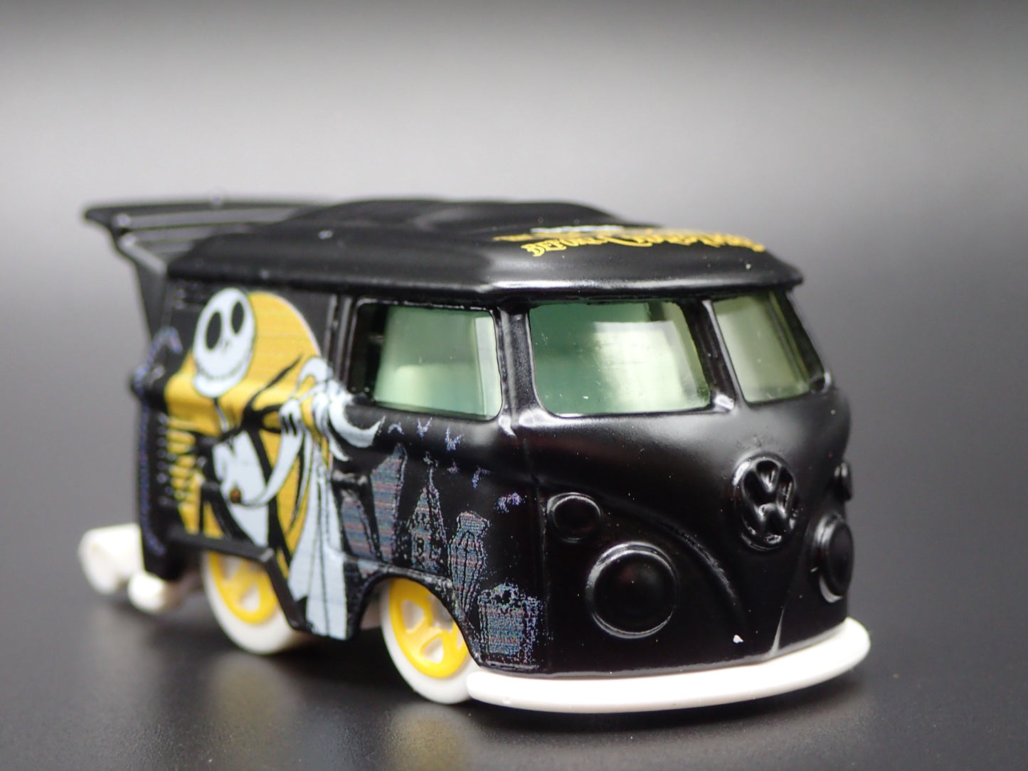 VW VOLKSWAGEN KOOL KOMBI MINI BUS VAN JACK SKELLINGTON 1:64 DIECAST MODEL CAR