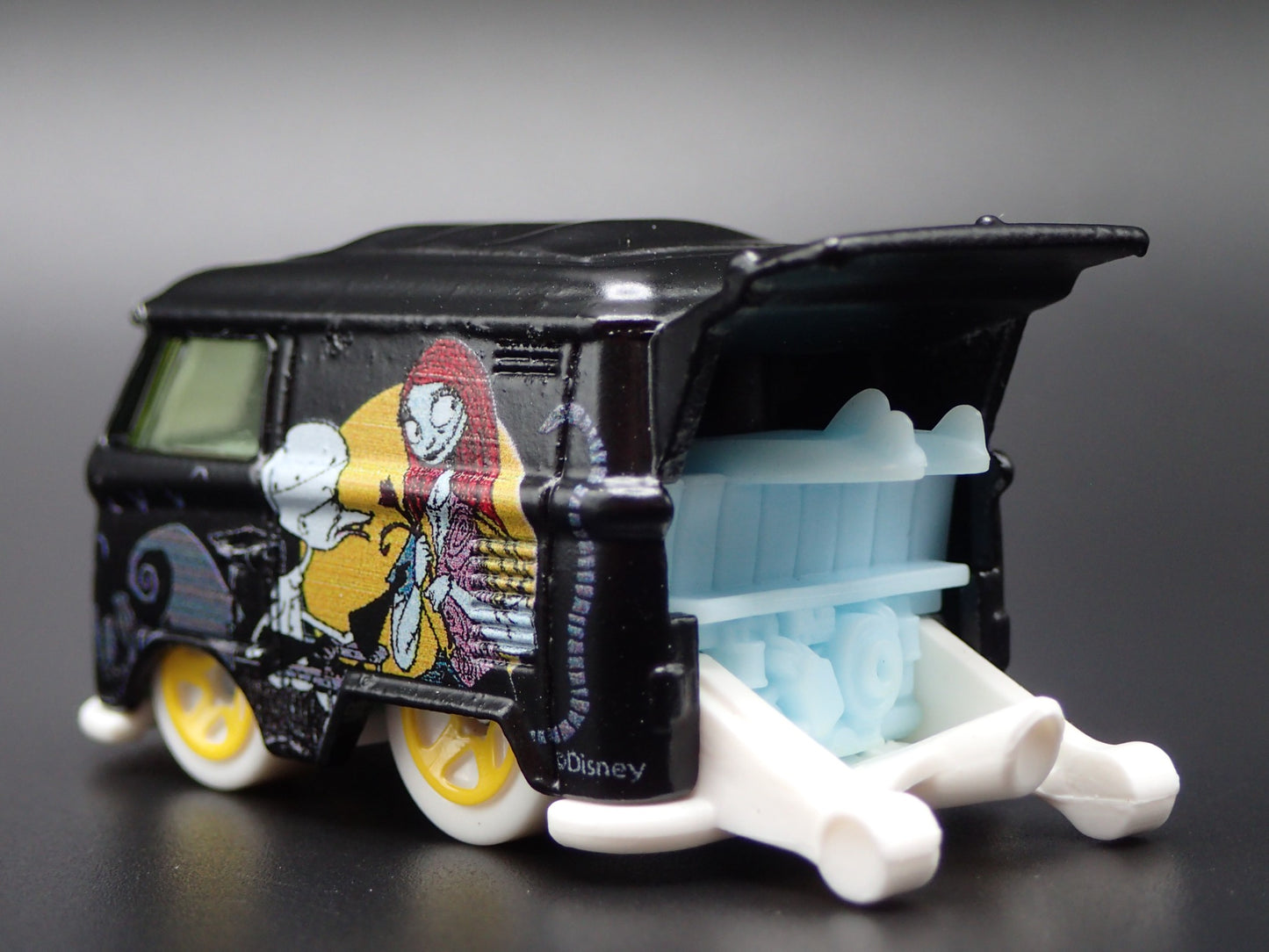 VW VOLKSWAGEN KOOL KOMBI MINI BUS VAN JACK SKELLINGTON 1:64 DIECAST MODEL CAR