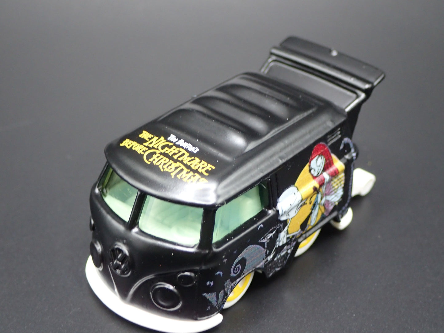 VW VOLKSWAGEN KOOL KOMBI MINI BUS VAN JACK SKELLINGTON 1:64 DIECAST MODEL CAR