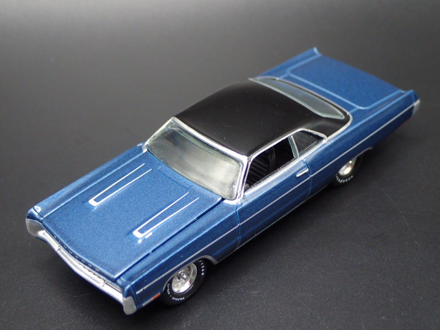 1970 70 PLYMOUTH SPORT FURY GT BLUE 1/64 SCALE DIORAMA DIECAST MODEL CAR