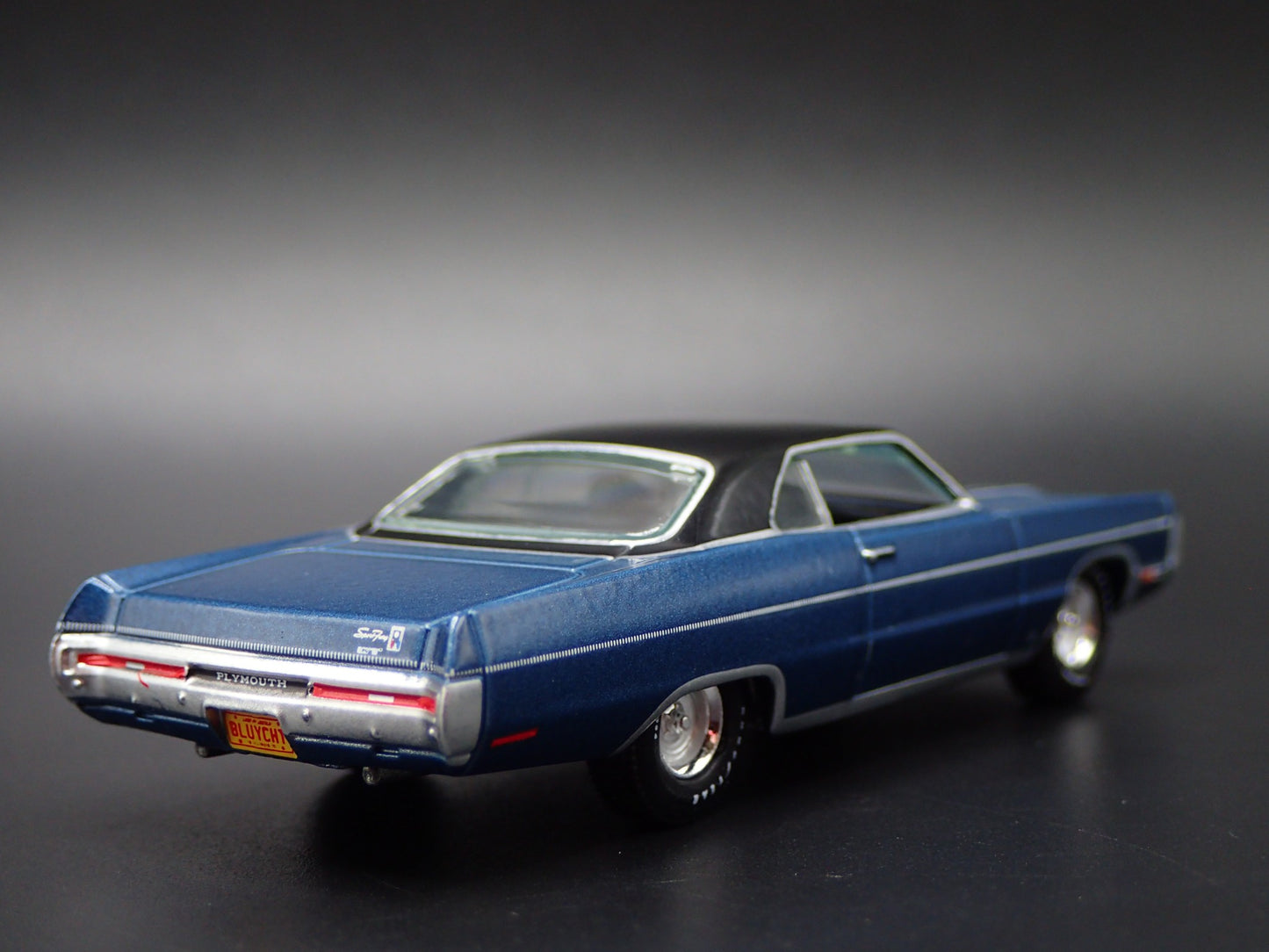 1970 70 PLYMOUTH SPORT FURY GT BLUE 1/64 SCALE DIORAMA DIECAST MODEL CAR