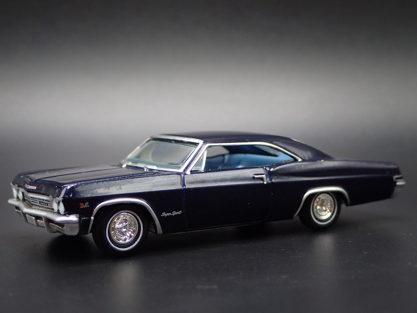 1965 65 CHEVY CHEVROLET IMPALA SS 396 BLUE 1:64 SCALE DIORAMA DIECAST MODEL CAR