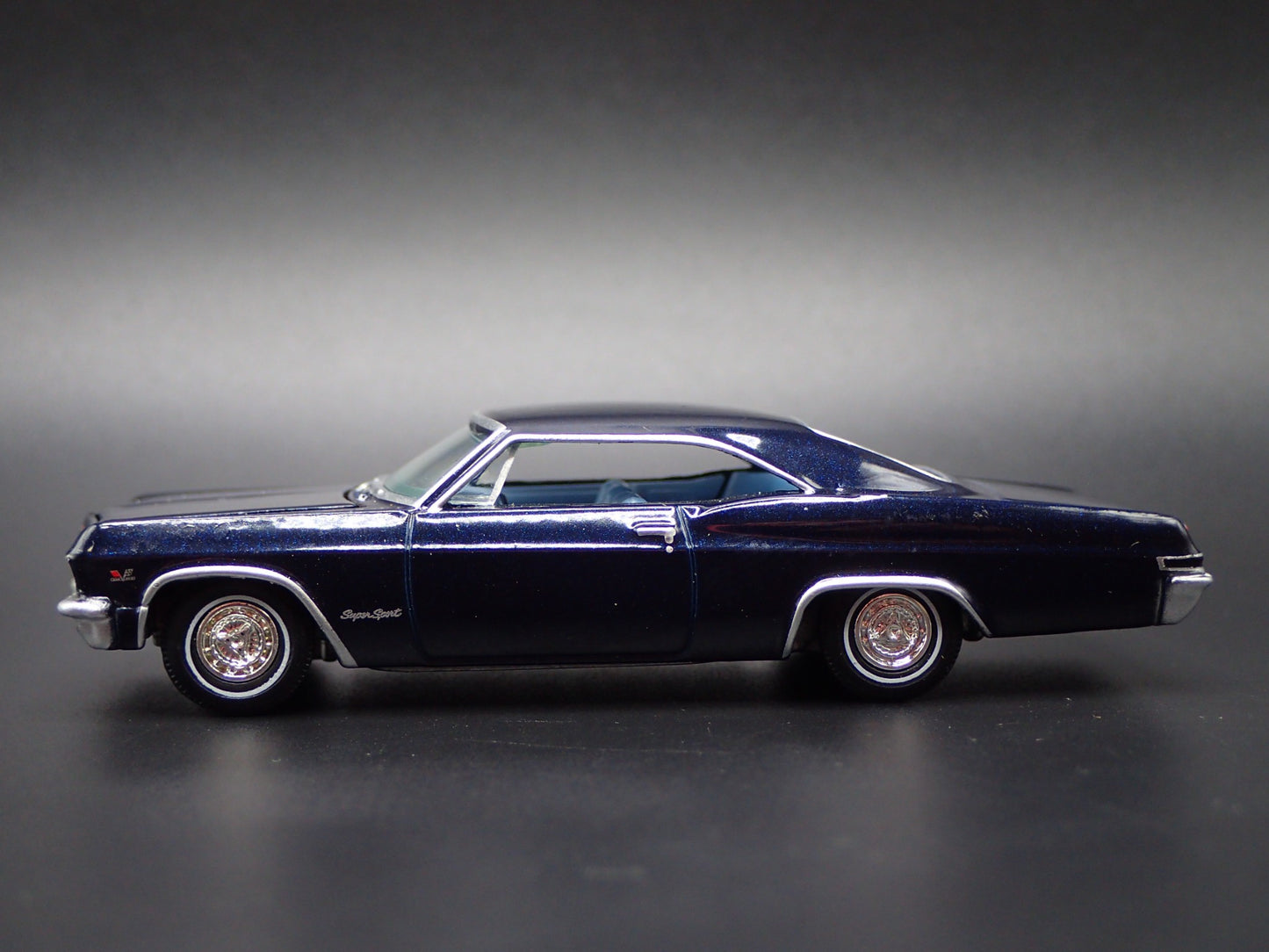 1965 65 CHEVY CHEVROLET IMPALA SS 396 BLUE 1:64 SCALE DIORAMA DIECAST MODEL CAR