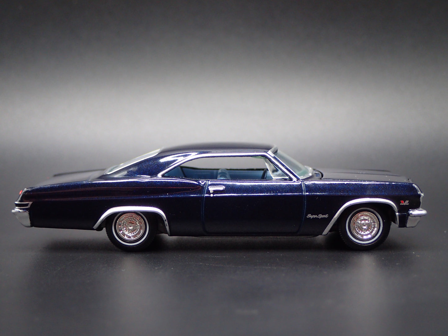1965 65 CHEVY CHEVROLET IMPALA SS 396 BLUE 1:64 SCALE DIORAMA DIECAST MODEL CAR