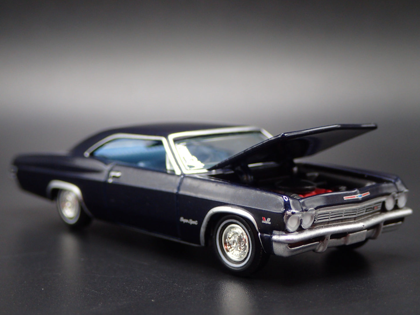 1965 65 CHEVY CHEVROLET IMPALA SS 396 BLUE 1:64 SCALE DIORAMA DIECAST MODEL CAR