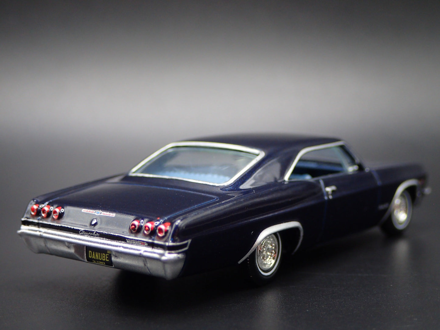1965 65 CHEVY CHEVROLET IMPALA SS 396 BLUE 1:64 SCALE DIORAMA DIECAST MODEL CAR