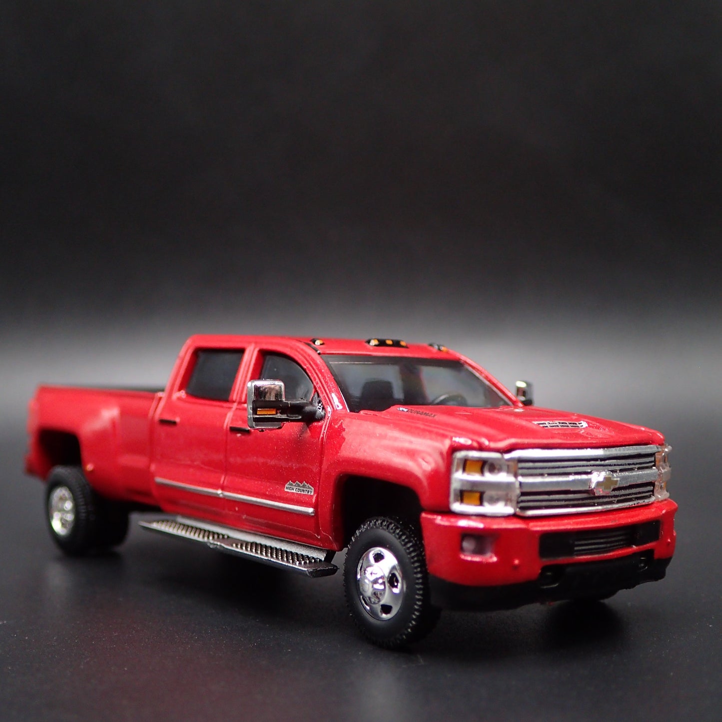2018 CHEVY CHEVROLET SILVERADO 3500 DUALLY TRUCK HIGH COUNTRY 1:64 DIECAST CAR