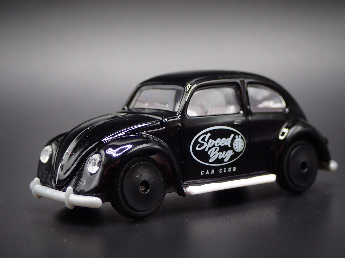 1953-1957 VW VOLKSWAGEN CLASSIC BEETLE BUG OVAL 1:64 SCALE DIECAST MODEL CAR
