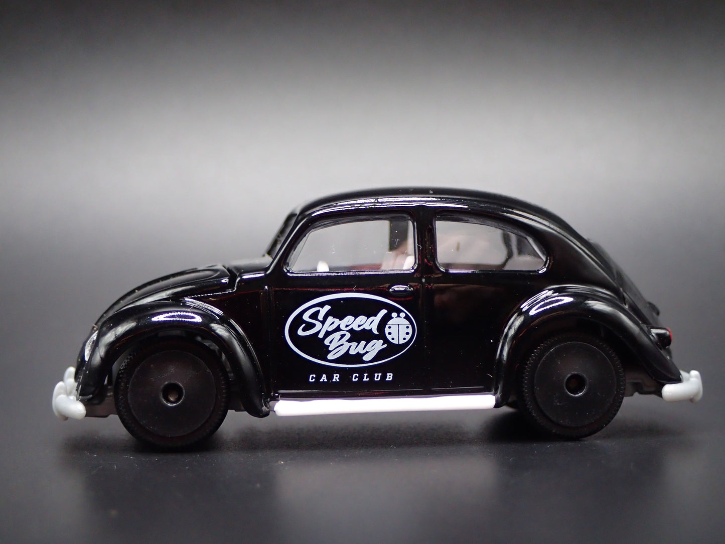 1953-1957 VW VOLKSWAGEN CLASSIC BEETLE BUG OVAL 1:64 SCALE DIECAST MODEL CAR