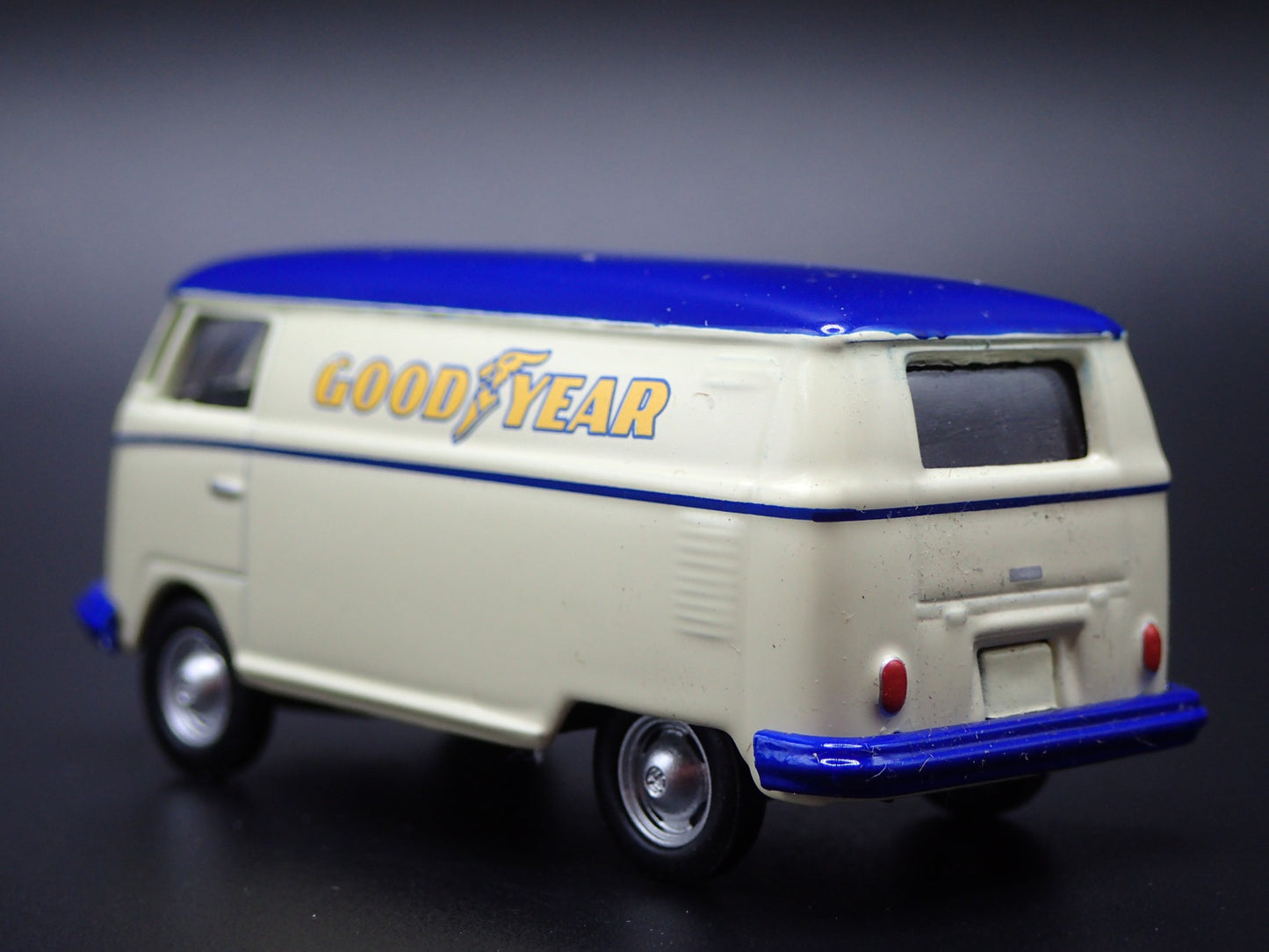 1950-1967 VW VOLKSWAGEN TYPE 2 T1 DELIVERY VAN GOODYEAR 1:64 DIECAST MODEL CAR
