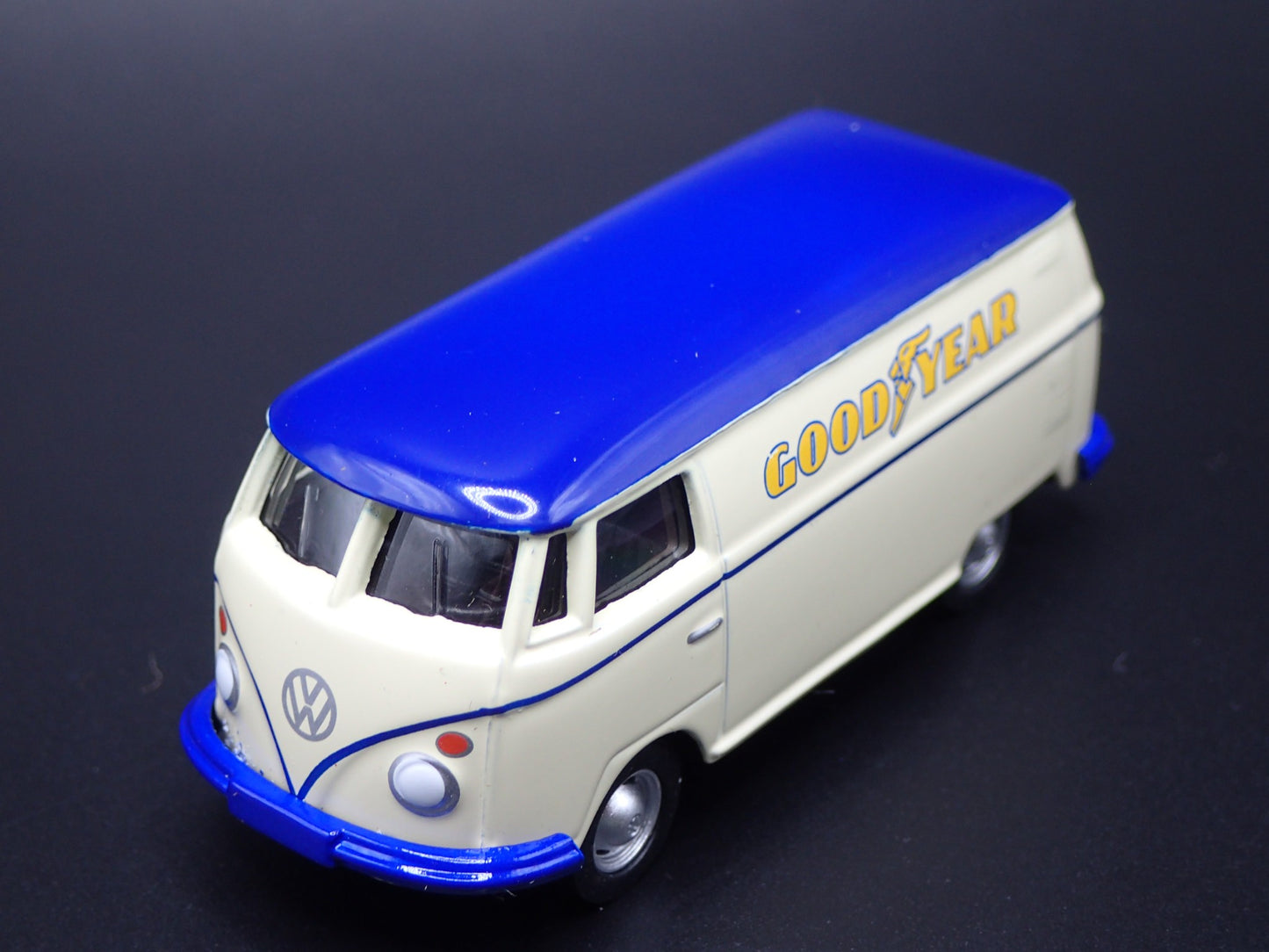 1950-1967 VW VOLKSWAGEN TYPE 2 T1 DELIVERY VAN GOODYEAR 1:64 DIECAST MODEL CAR