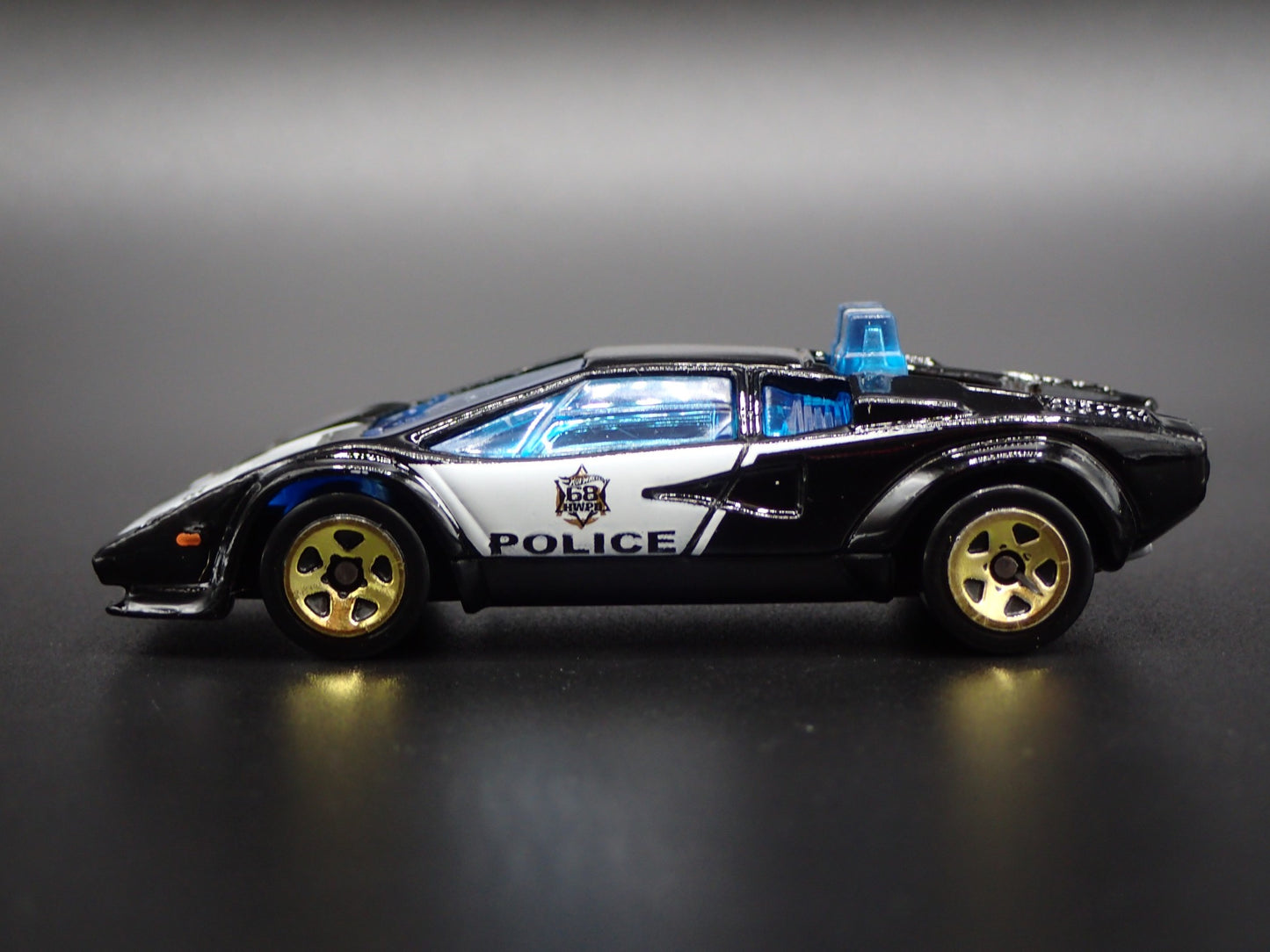 1974-1990 LAMBORGHINI COUNTACH POLICE CAR SUPER CAR 1:64 SCALE DIECAST MODEL CAR