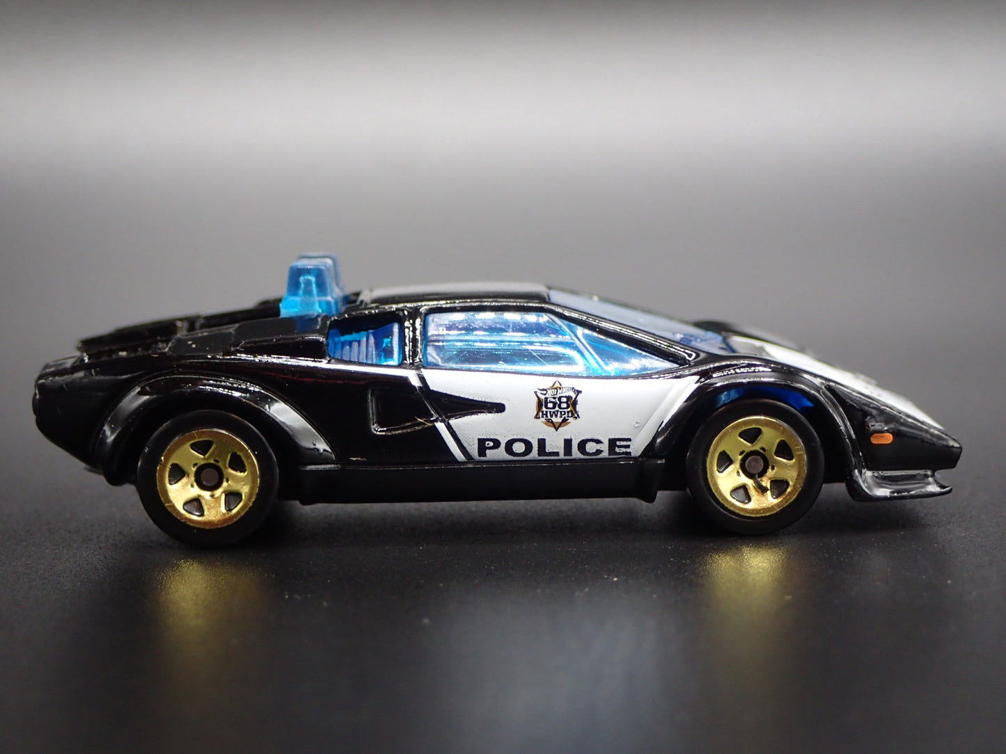 1974-1990 LAMBORGHINI COUNTACH POLICE CAR SUPER CAR 1:64 SCALE DIECAST MODEL CAR