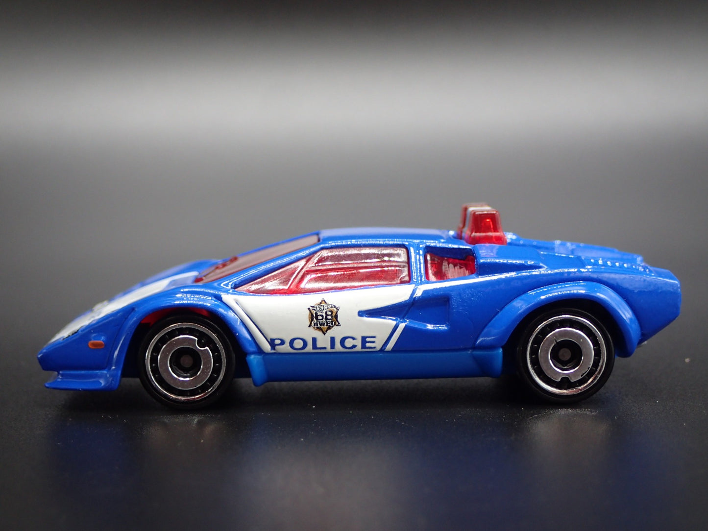 1974-1990 LAMBORGHINI COUNTACH POLICE CAR SUPER CAR 1:64 SCALE DIECAST MODEL CAR