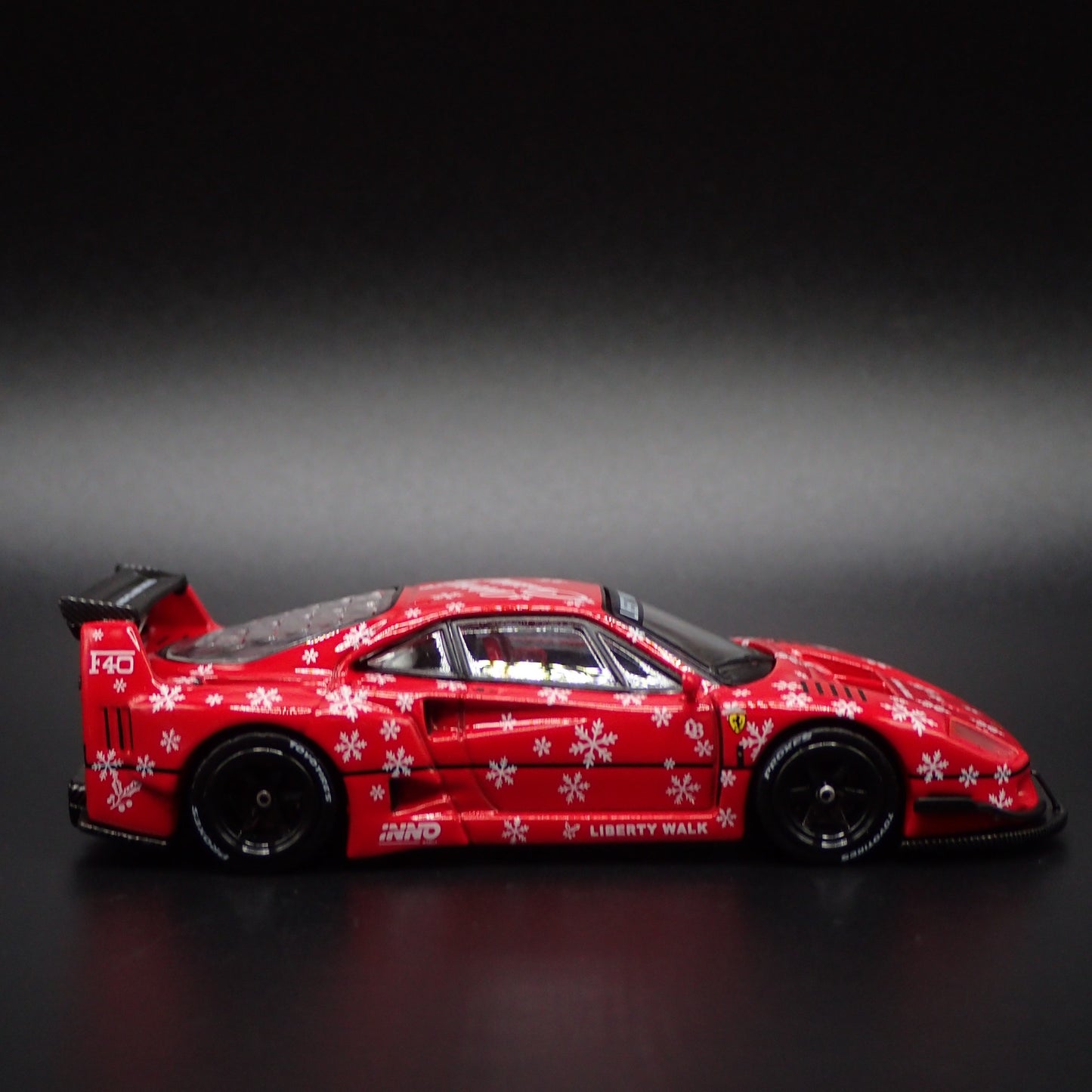 1987-1992 FERRARI F40 LBWK LIBERTY WALK CHRISTMAS 1:64 SCALE DIECAST MODEL CAR