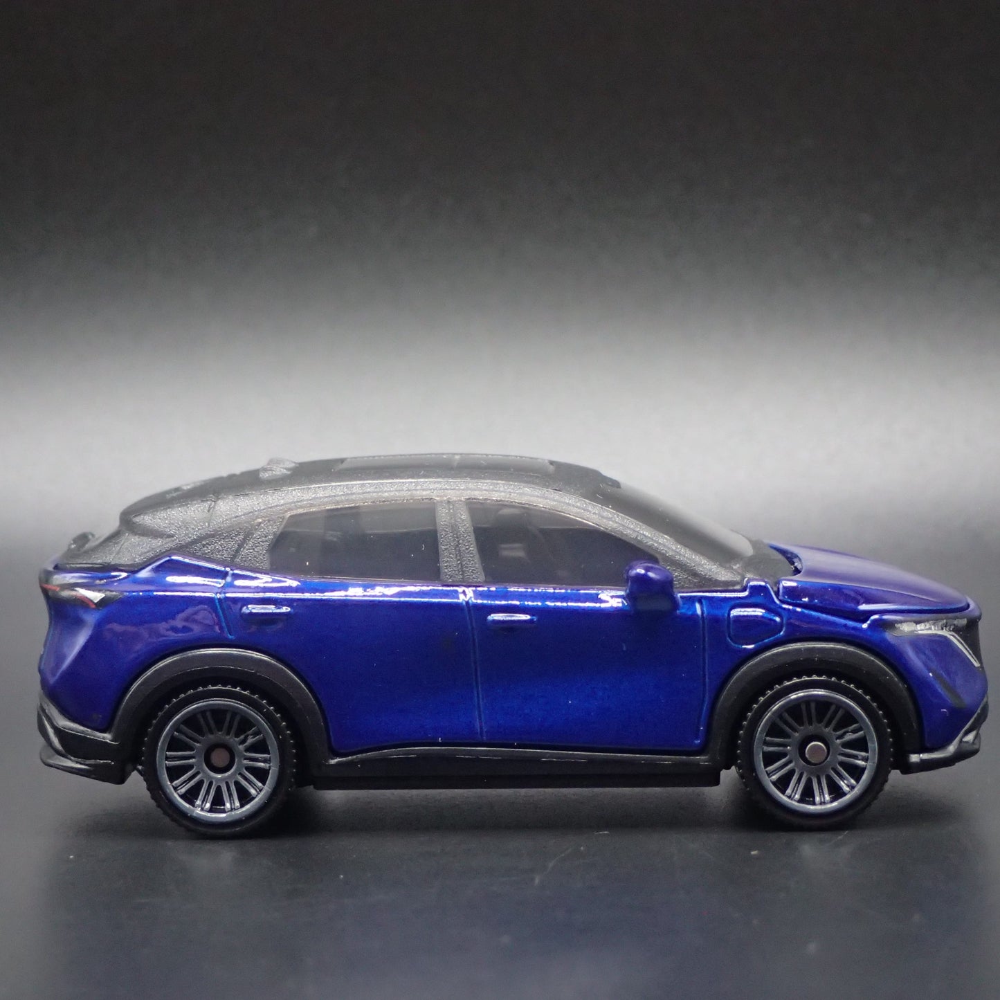 2023-2025 NISSAN ARIYA EV SUV BLUE 1:64 SCALE COLLECTIBLE DIECAST MODEL CAR