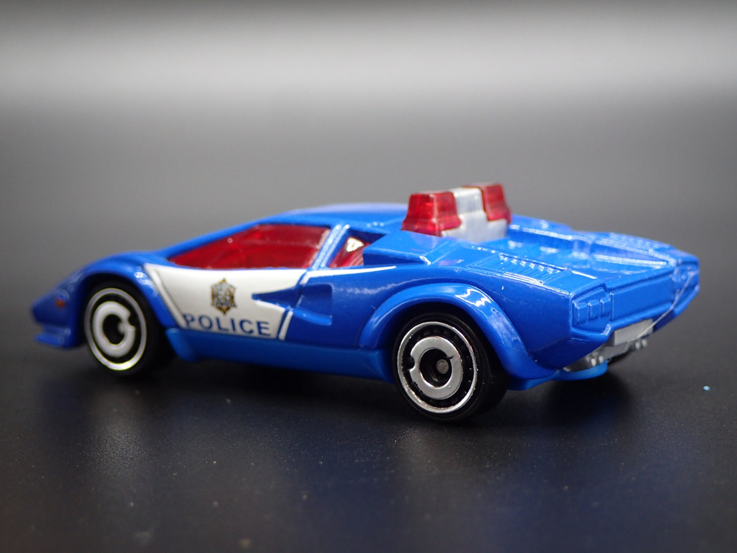 1974-1990 LAMBORGHINI COUNTACH POLICE CAR SUPER CAR 1:64 SCALE DIECAST MODEL CAR